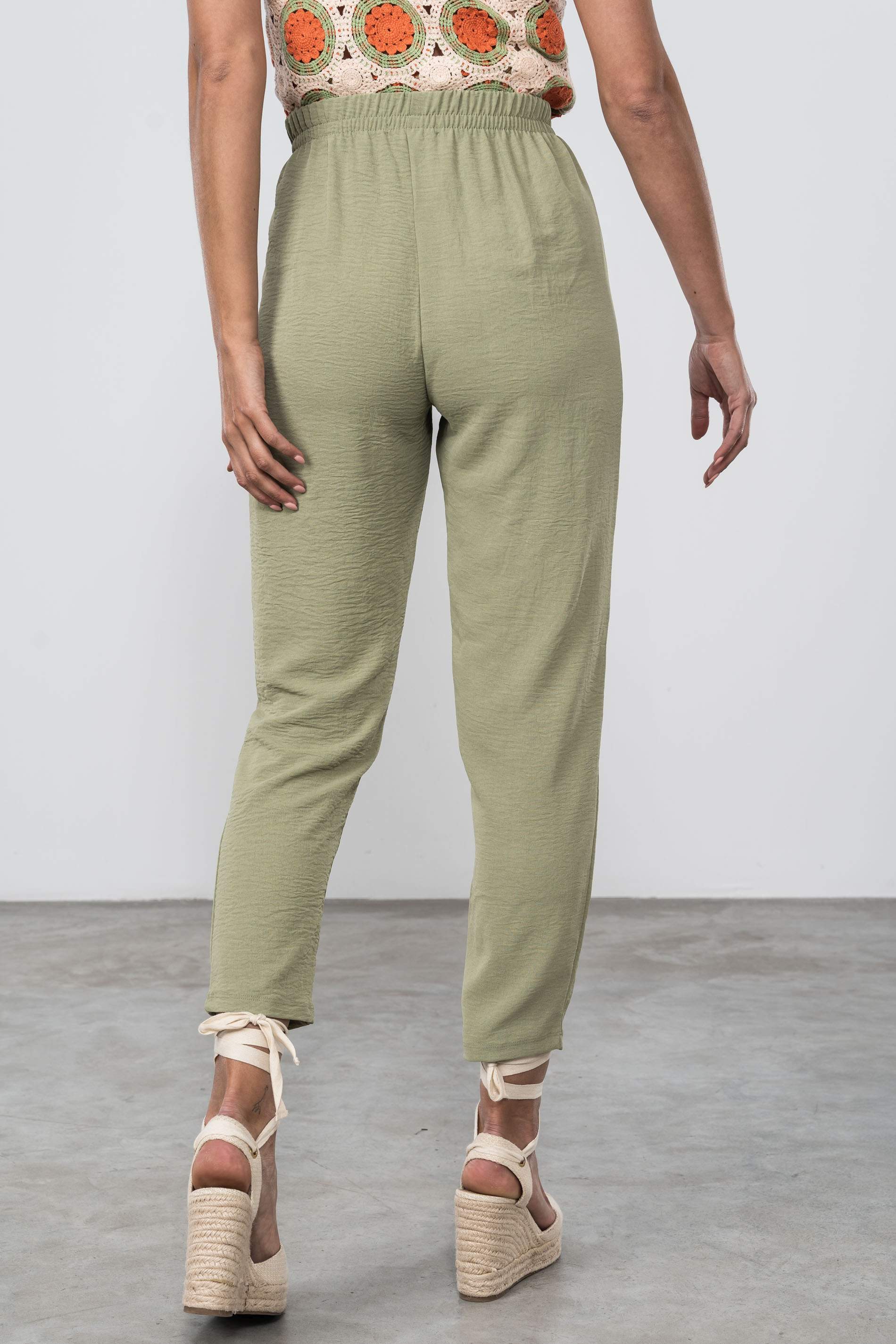 PANTALON HOLGADO BASICO KAKI