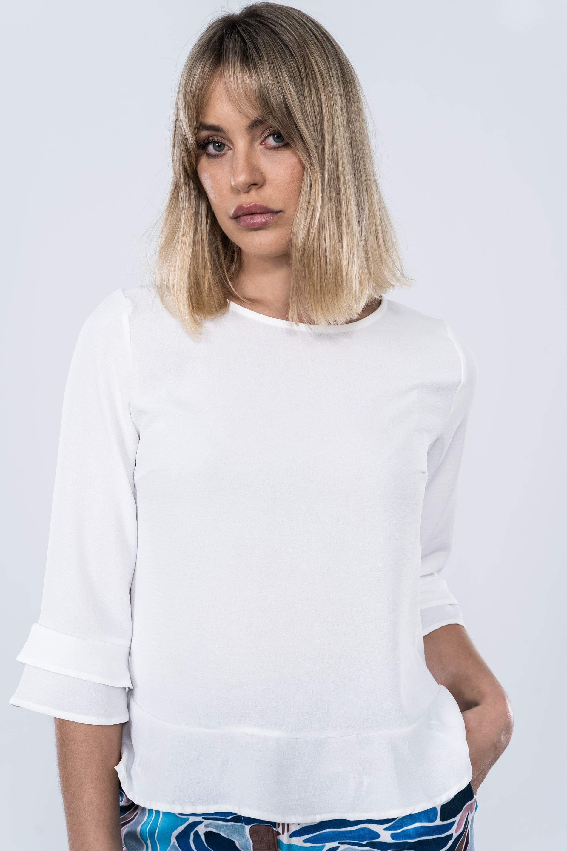 BLUSA MANGA FRANCESA VOLANTE CRUDO