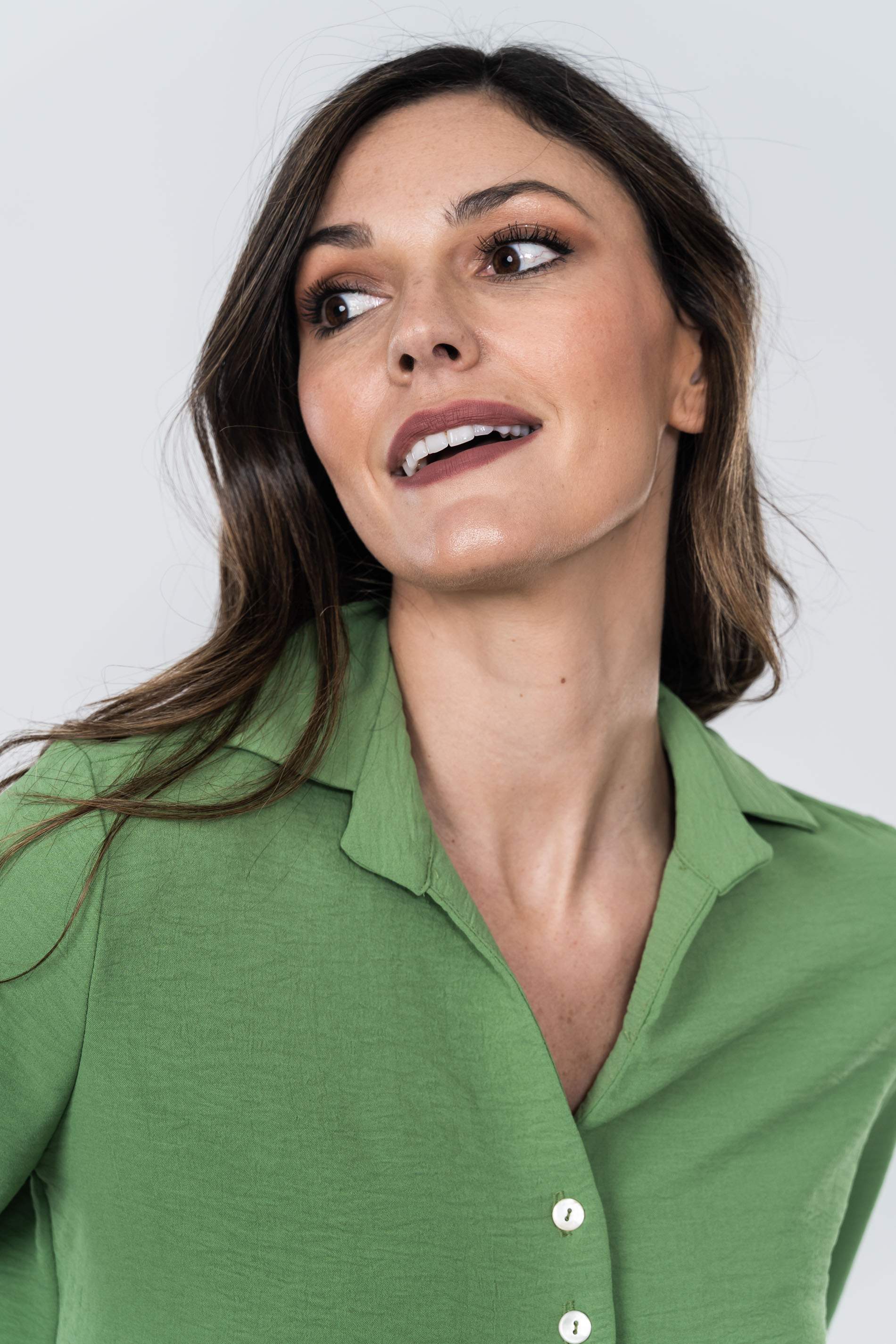 BLUSA BOTONES TABLA VERDE OLIVA