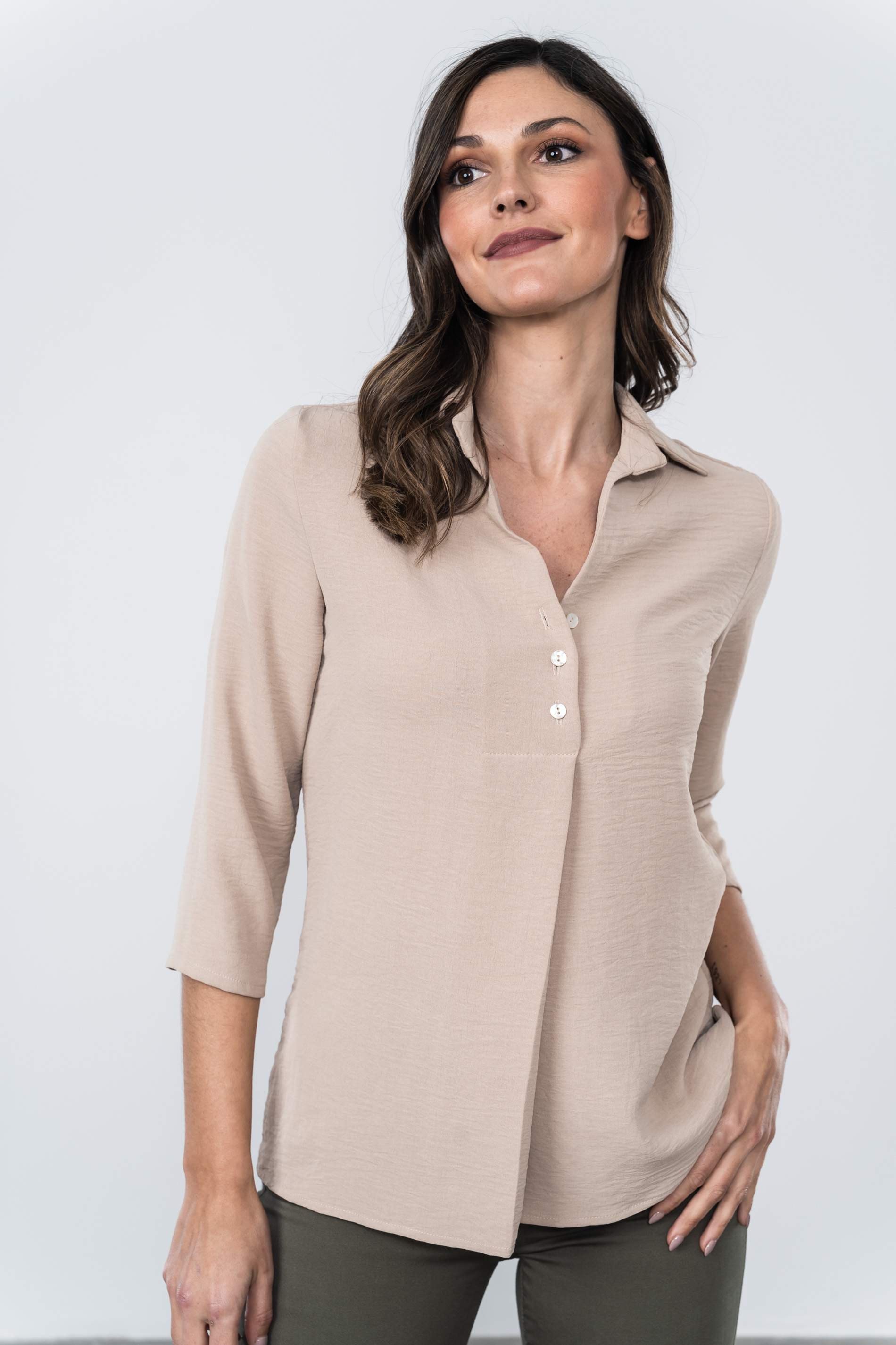 BLUSA BOTONES TABLA BEIGE