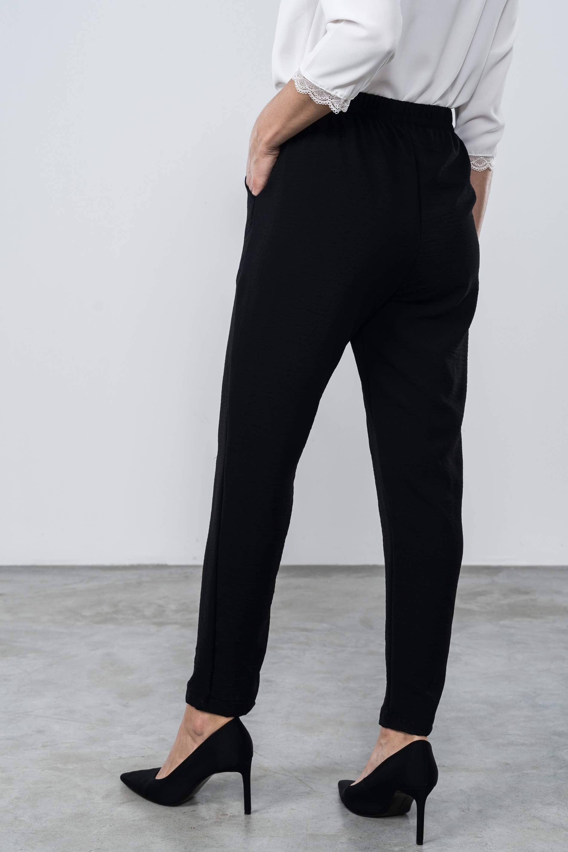 PANTALON HOLGADO CORDON NEGRO