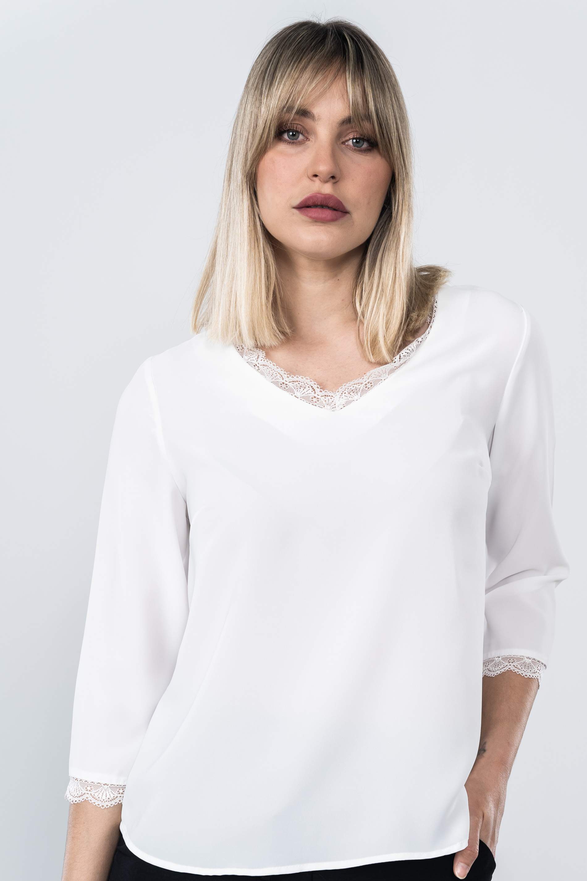 BLUSA COMBINADA ENCAJE CRUDO 