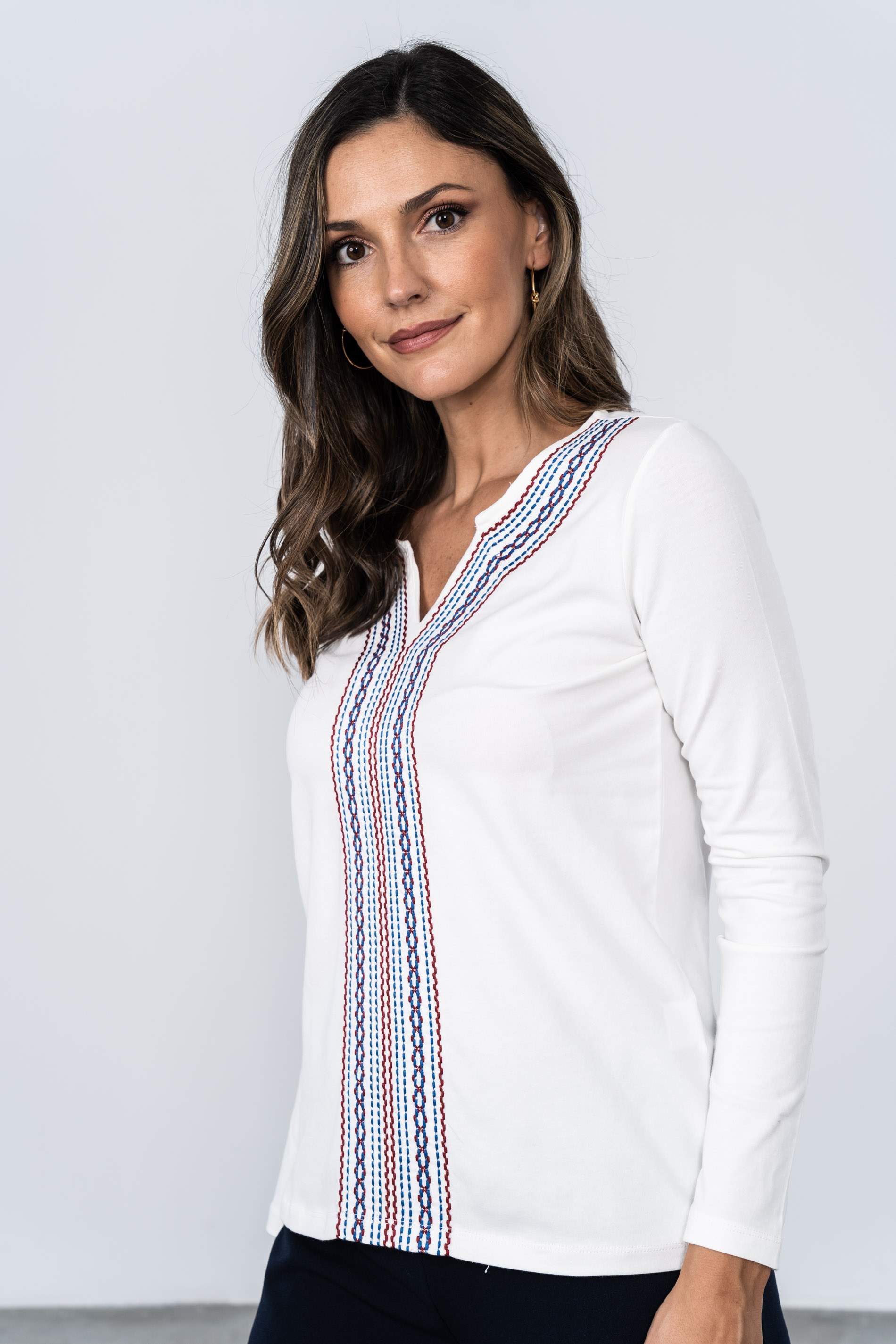 CAMISETA BORDADO COMBINADO CRUDO M/F