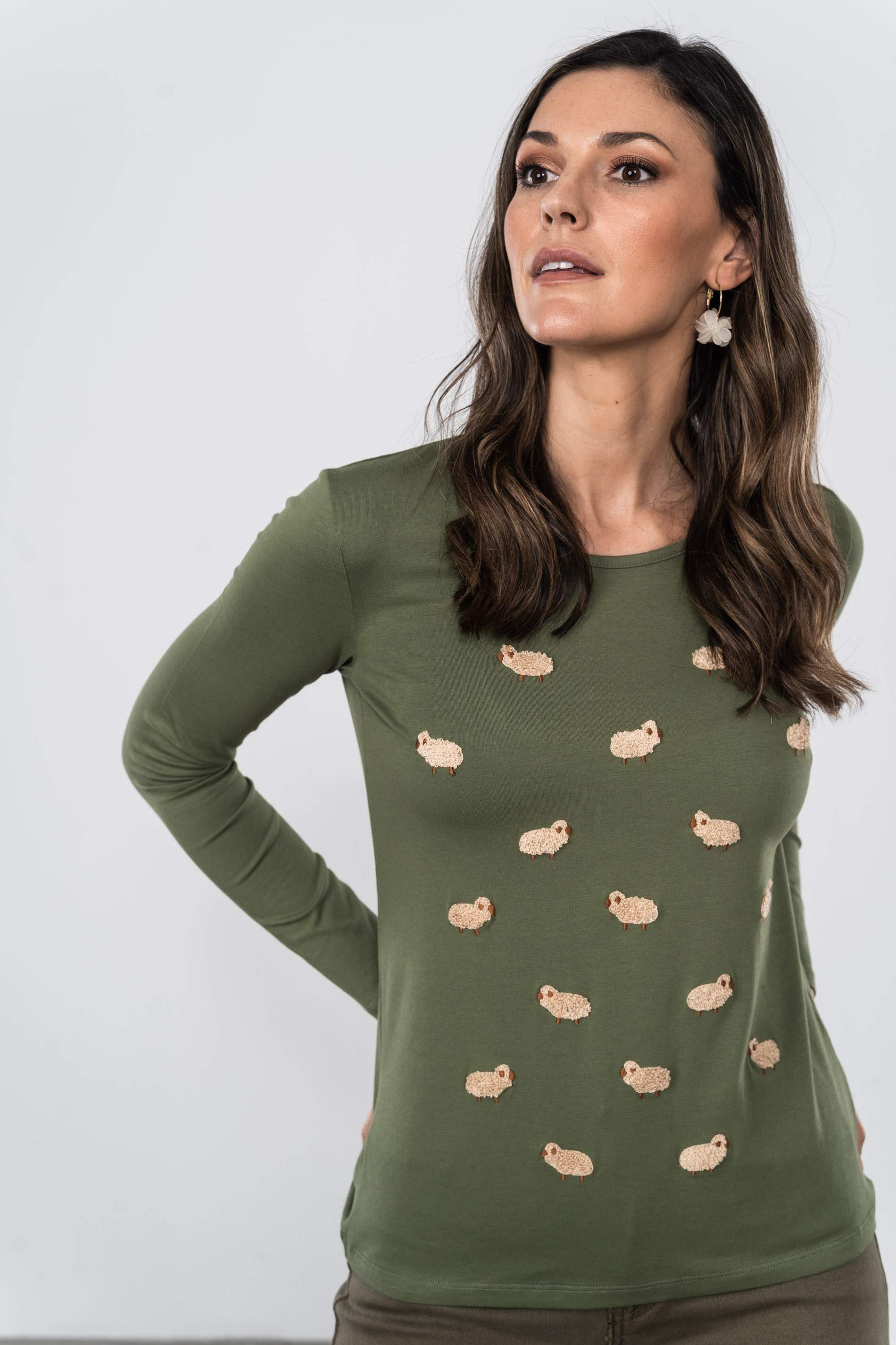 CAMISETA OVEJITAS RIZO KAKI M/L