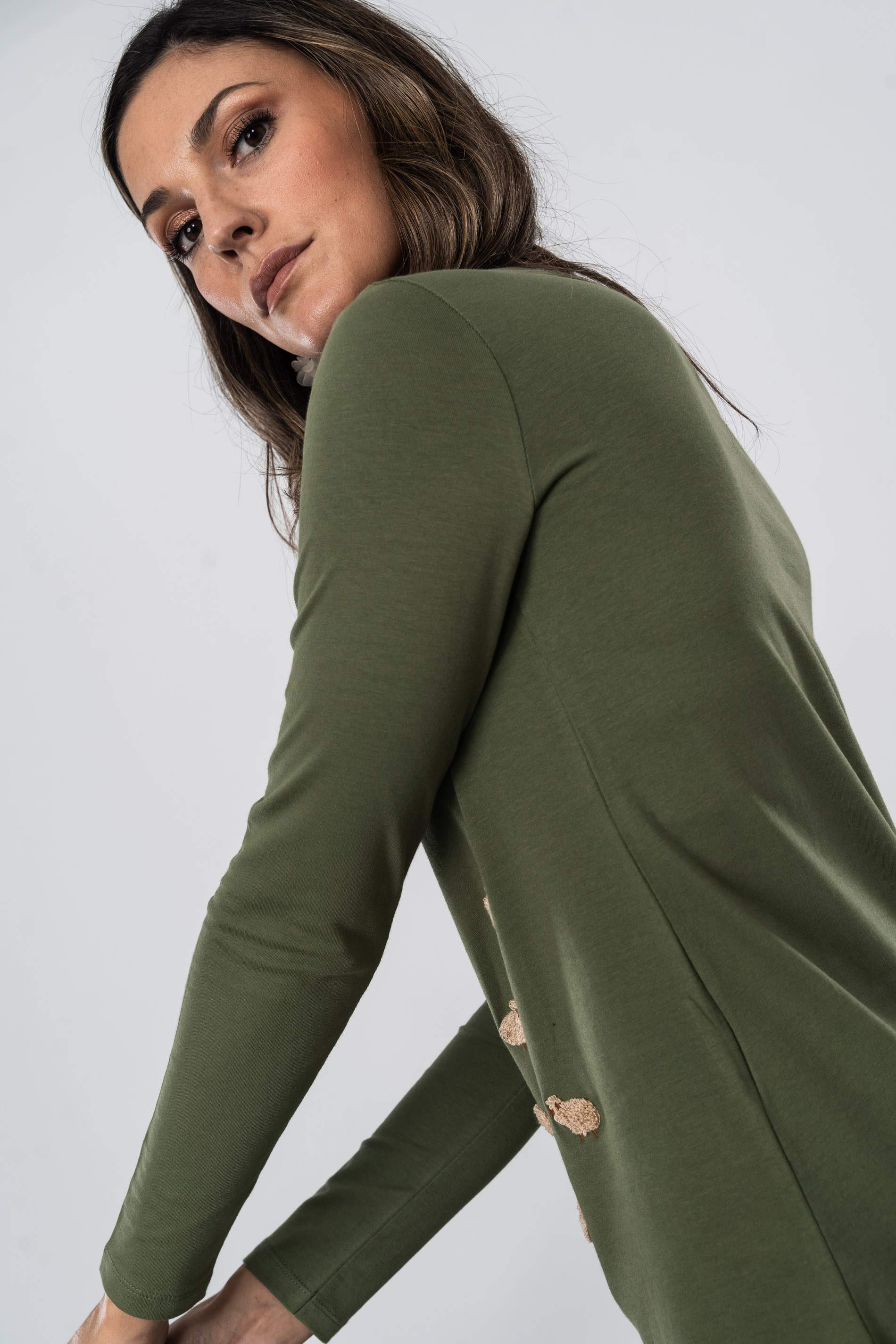 CAMISETA OVEJITAS RIZO KAKI M/L