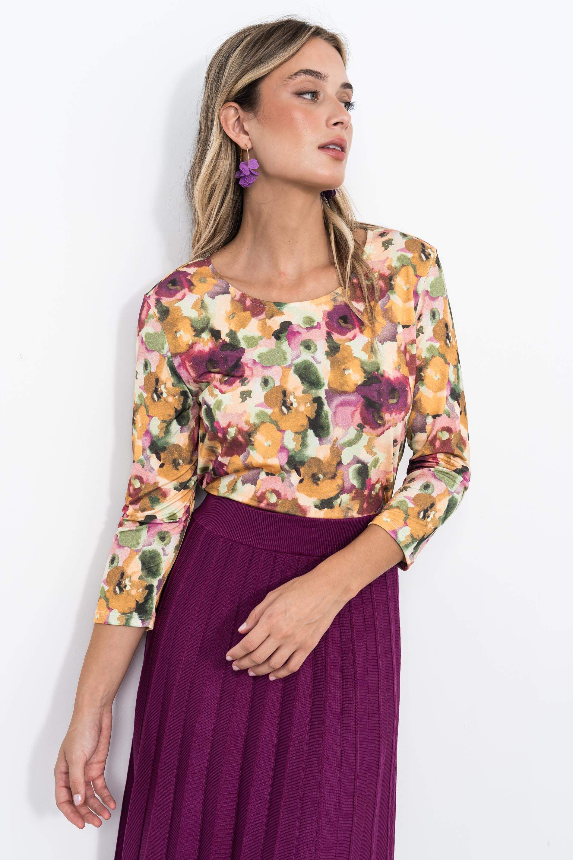 CAMISETA FLOR ACUARELA PÚRPURA