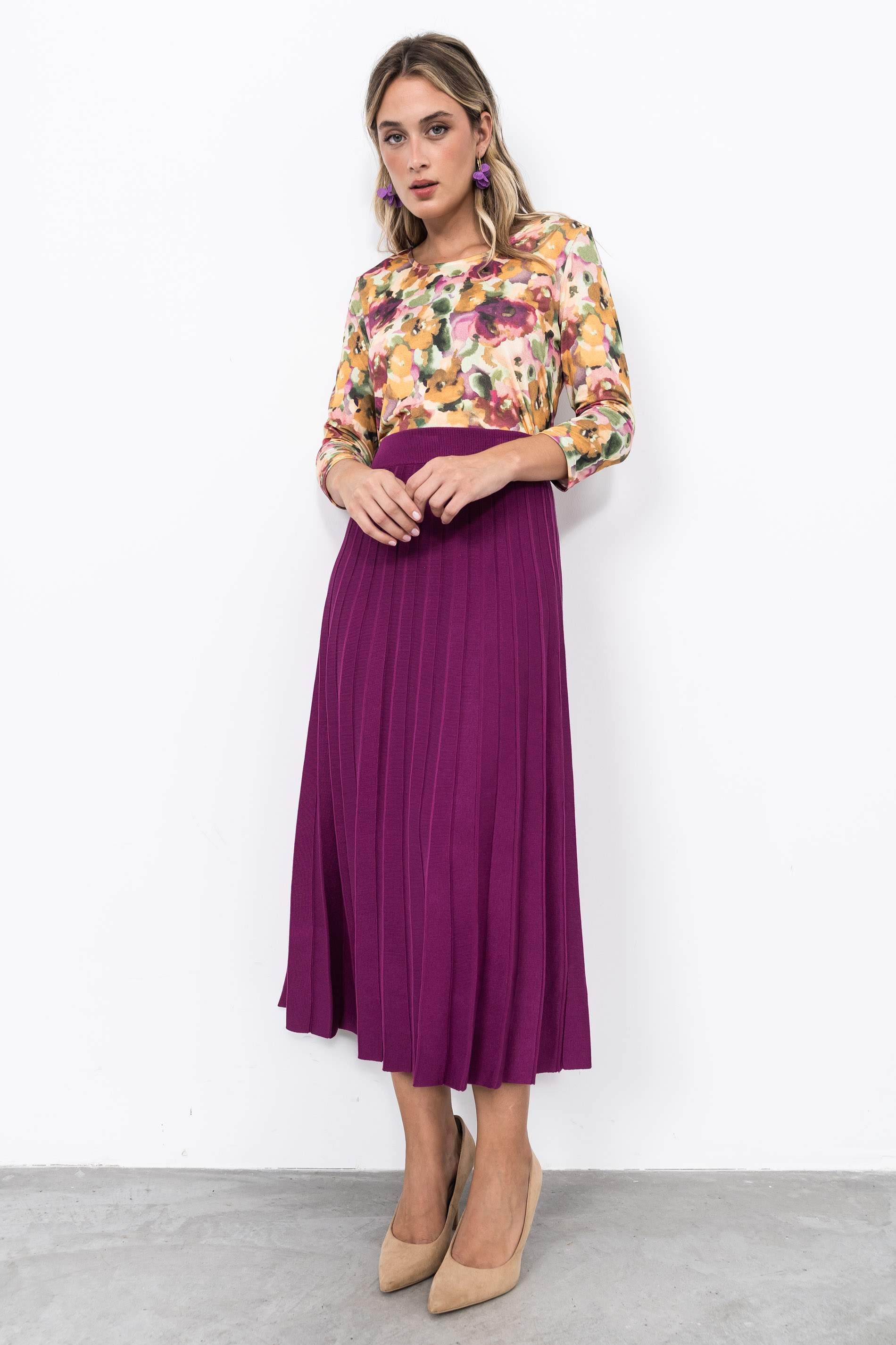 CAMISETA FLOR ACUARELA PÚRPURA