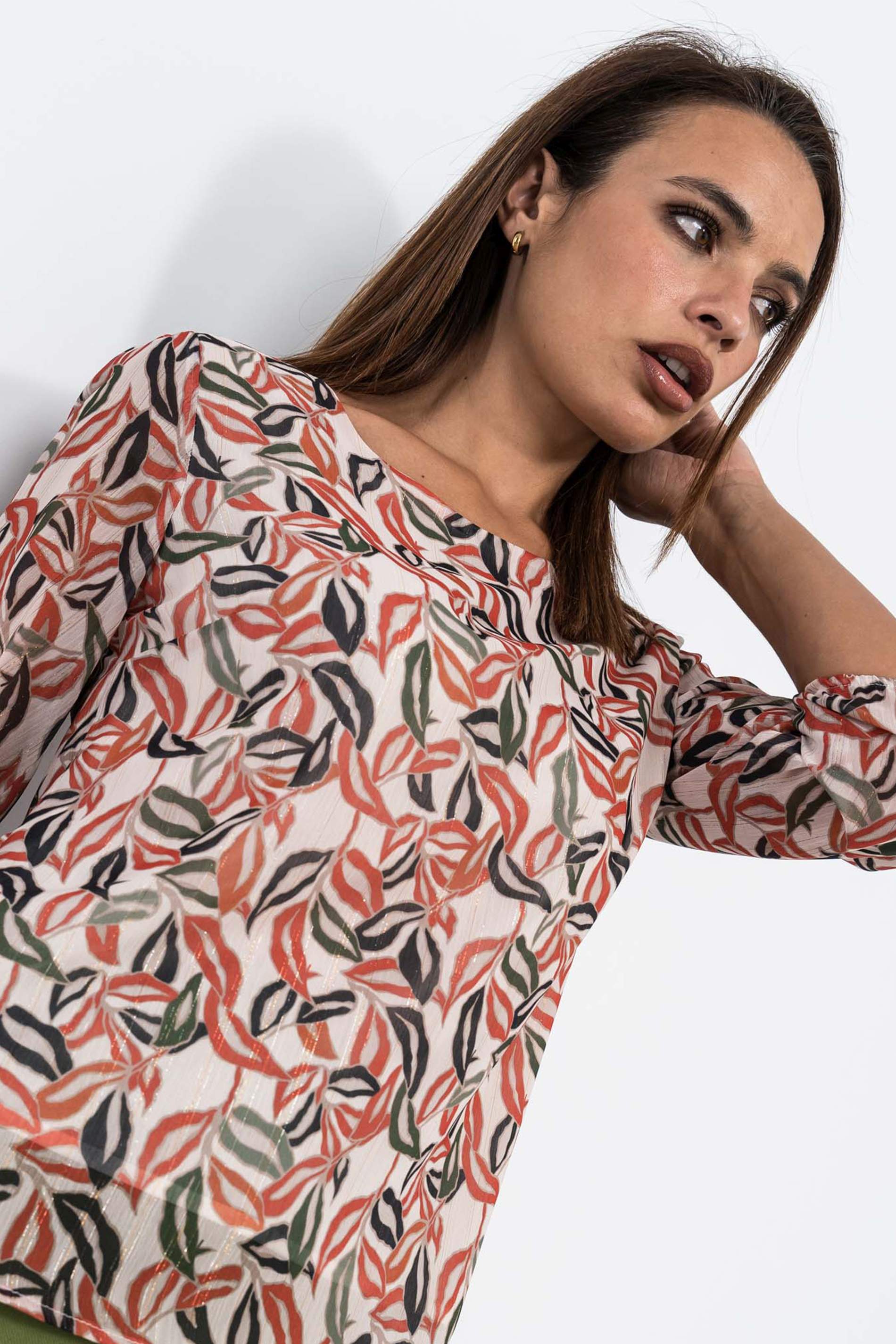 BLUSA ESTAMPADO HOJAS LUREX