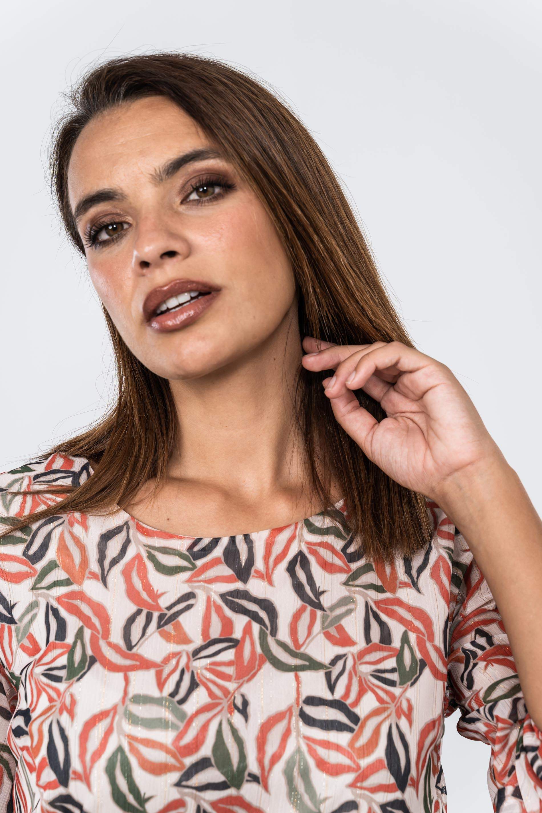 BLUSA ESTAMPADO HOJAS LUREX