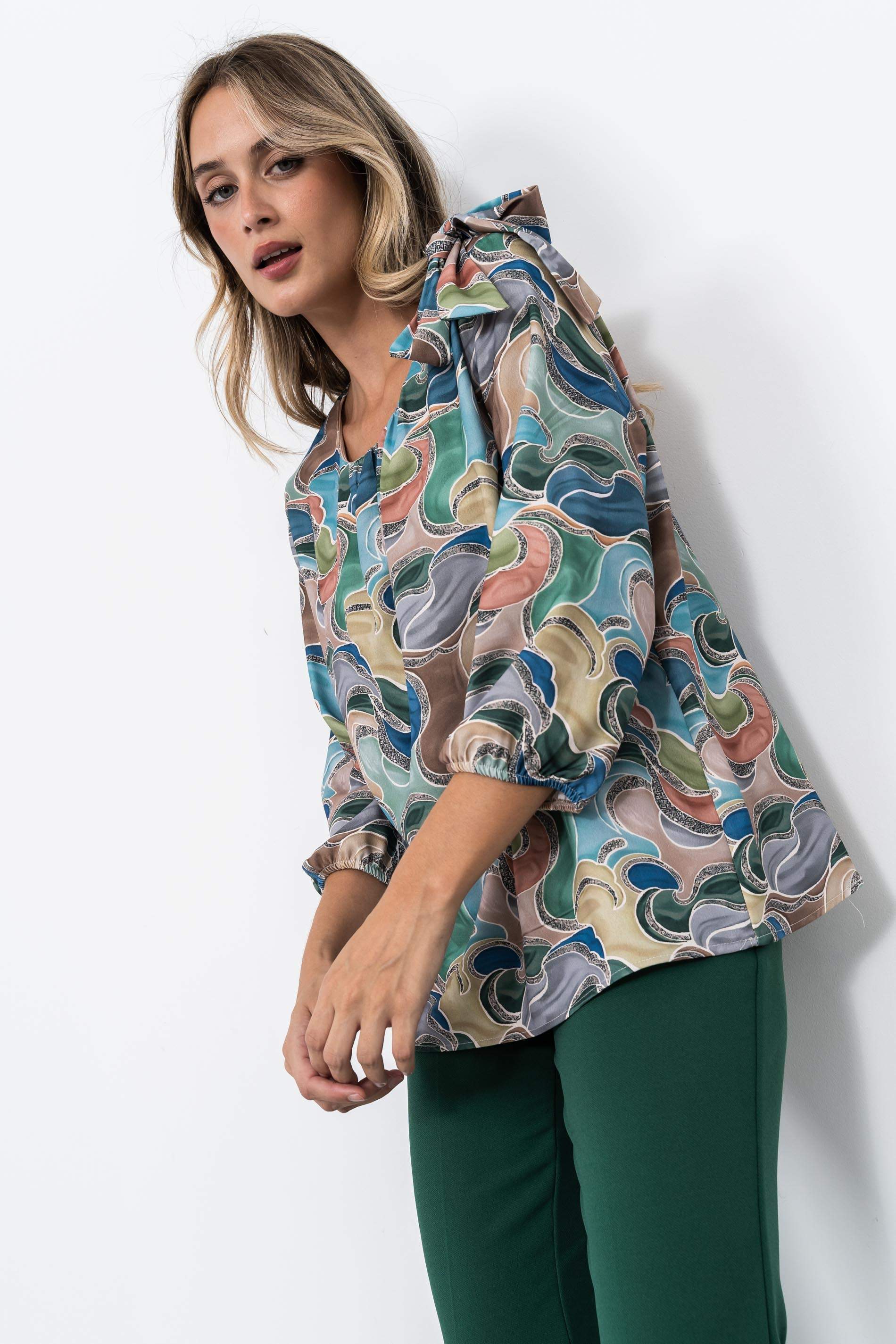 BLUSA ESTAMPADA ABSTRACTO