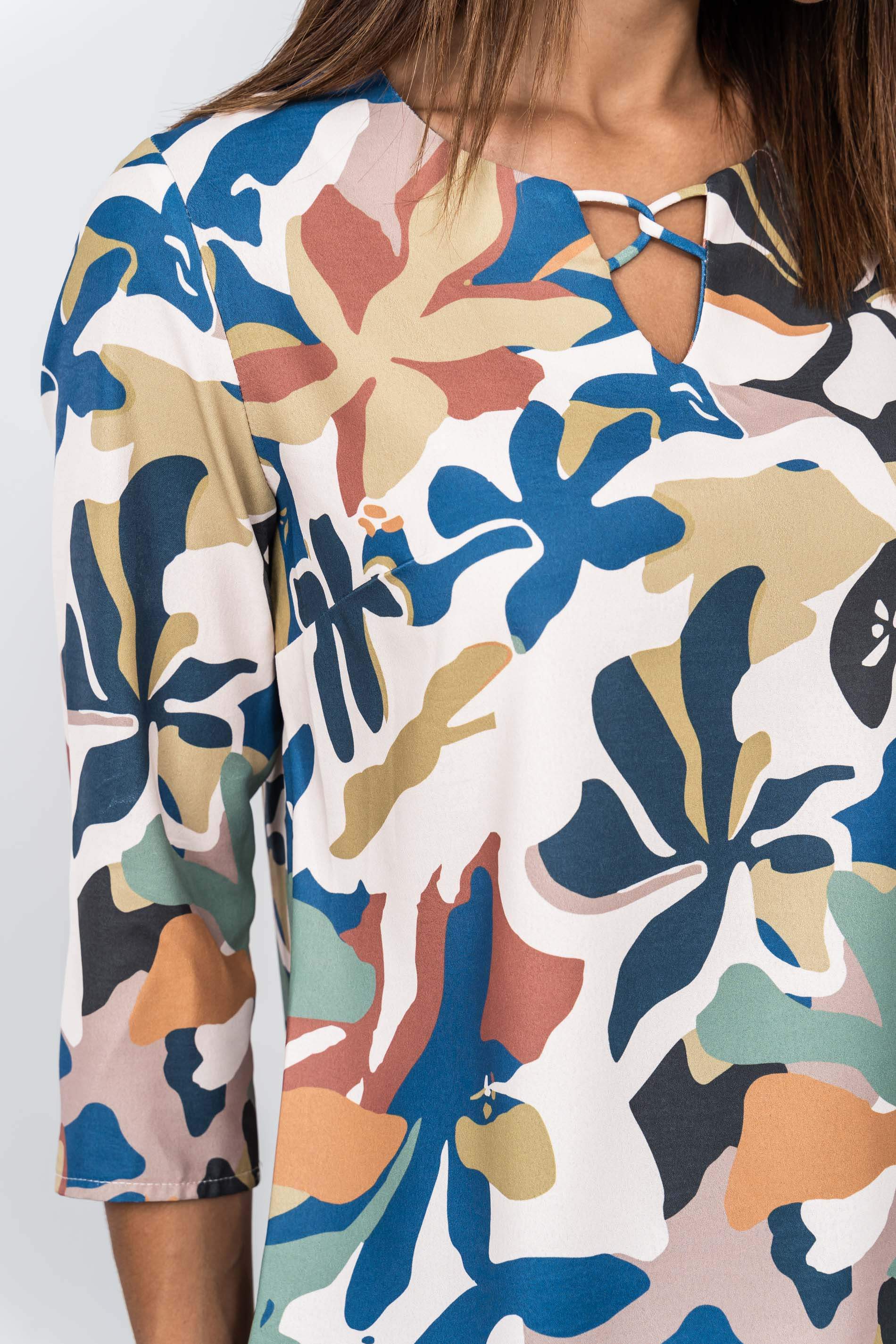 BLUSA ESTAMPADA FLOR AZUL