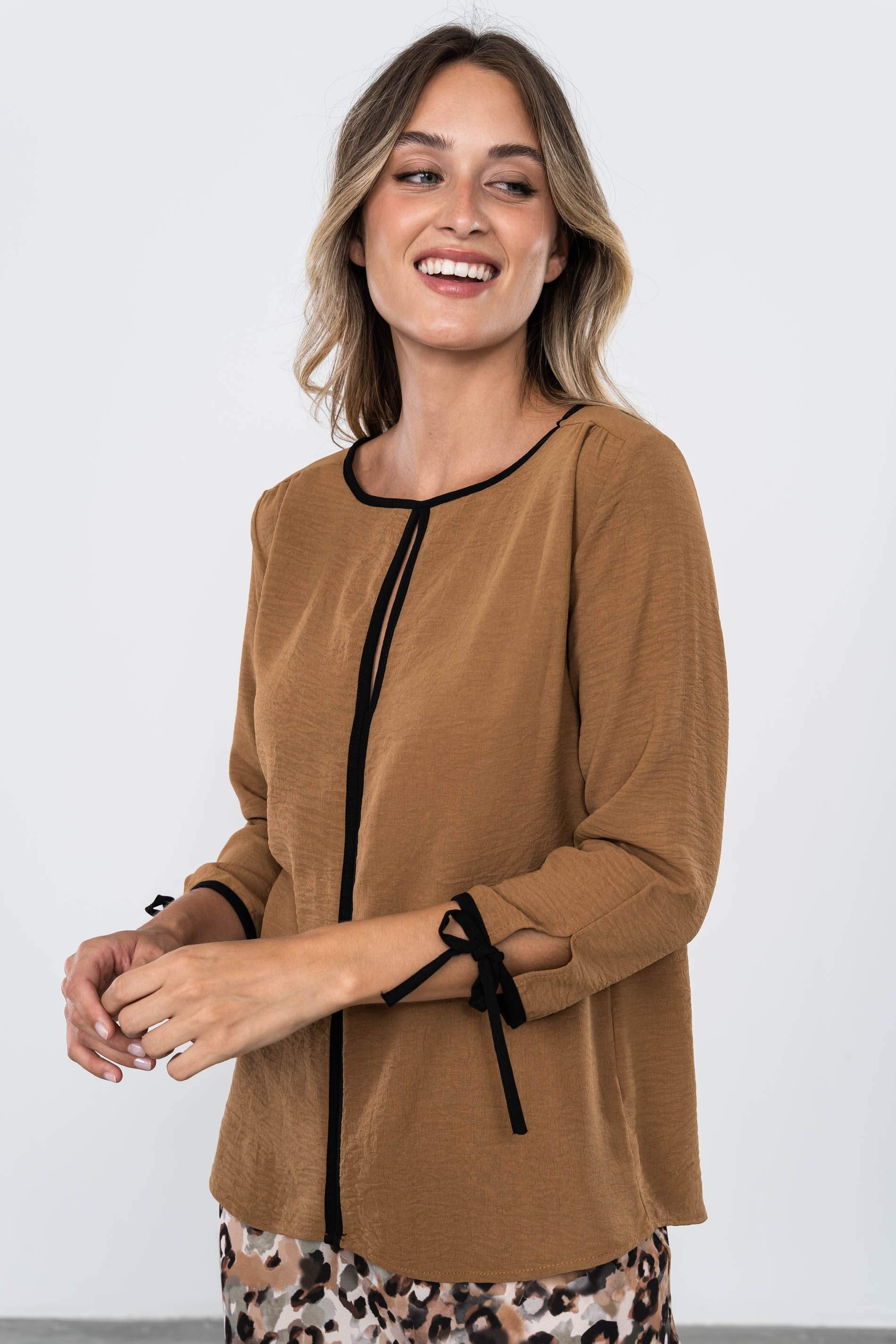 BLUSA VIVOS CONTRASTE CAMEL