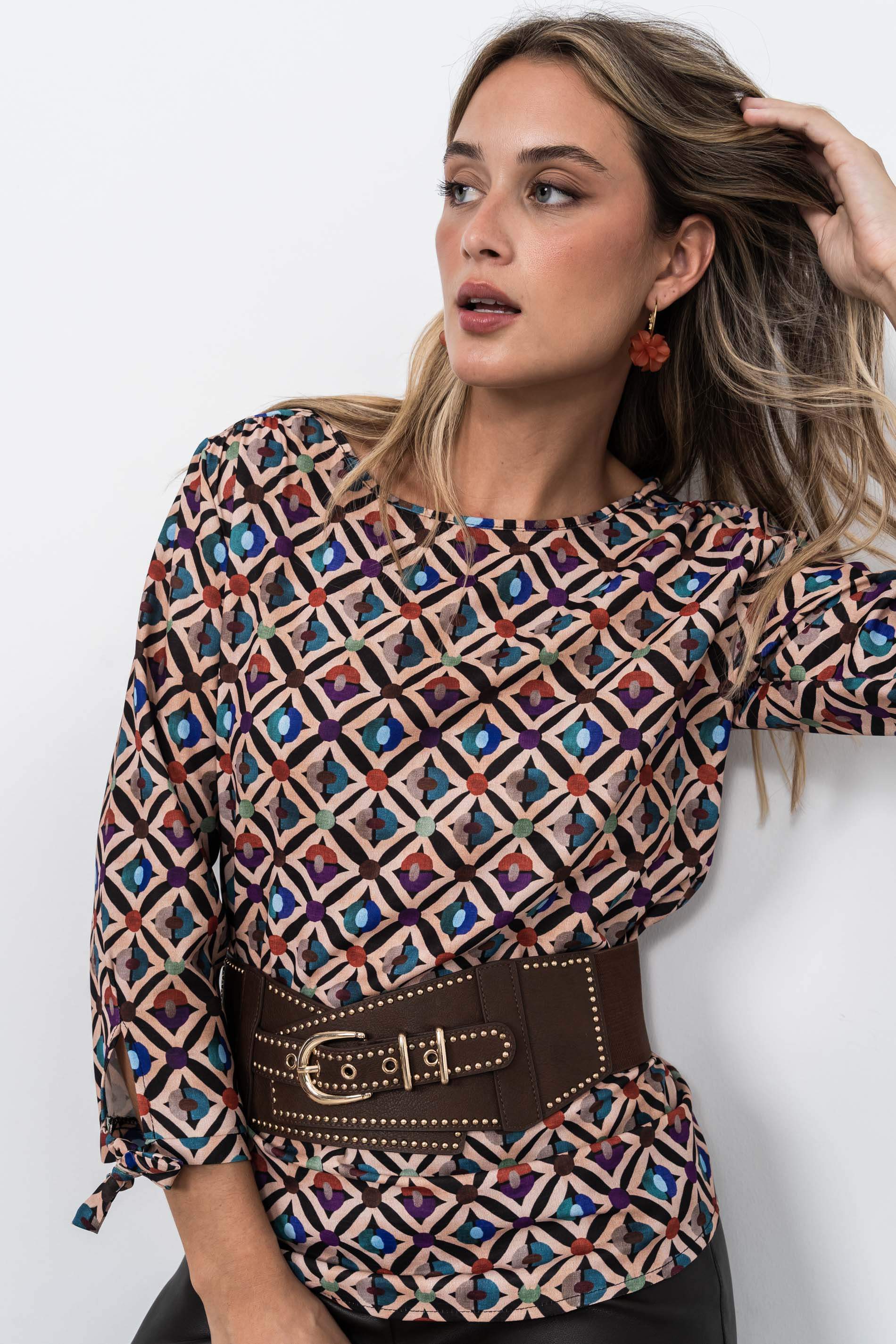 BLUSA ROMBOS LACITOS BEIGE