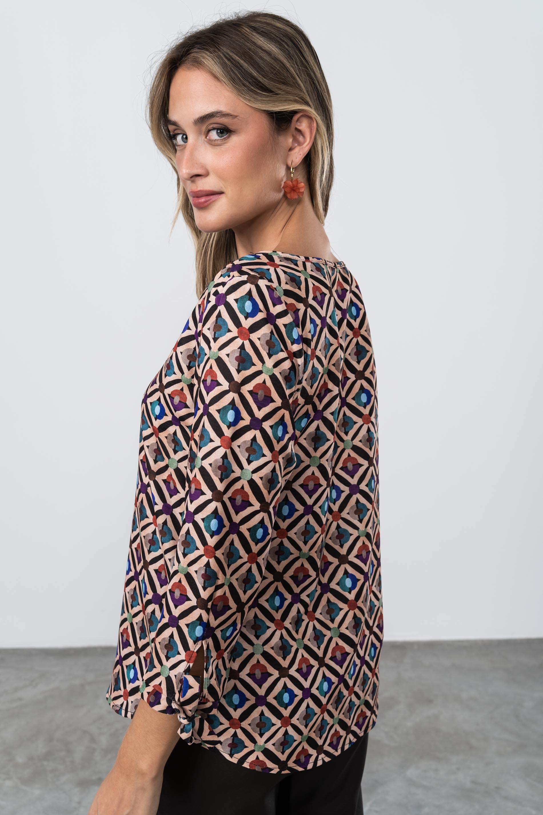 BLUSA ROMBOS LACITOS BEIGE