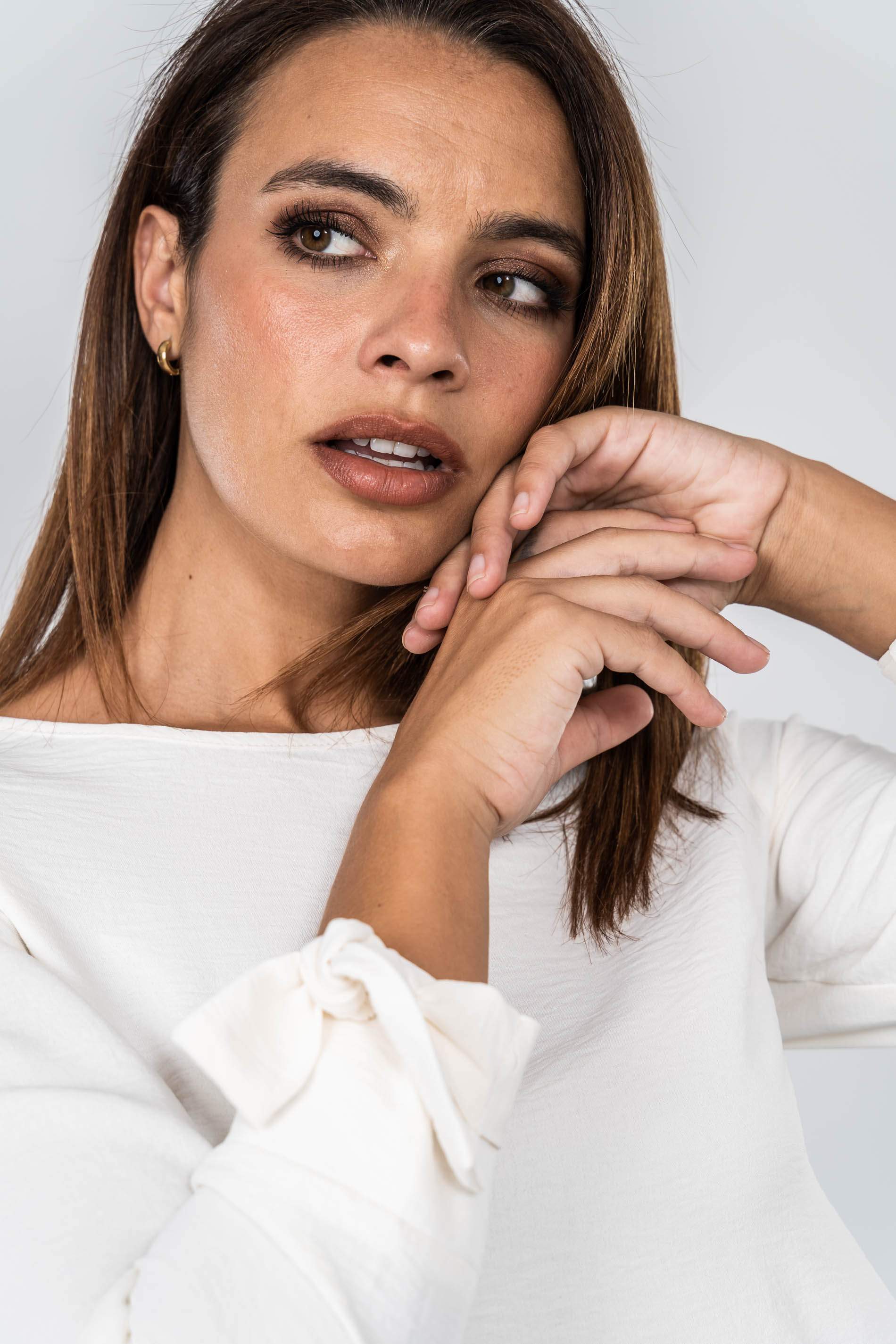 BLUSA PUÑOS LAZADA CRUDO