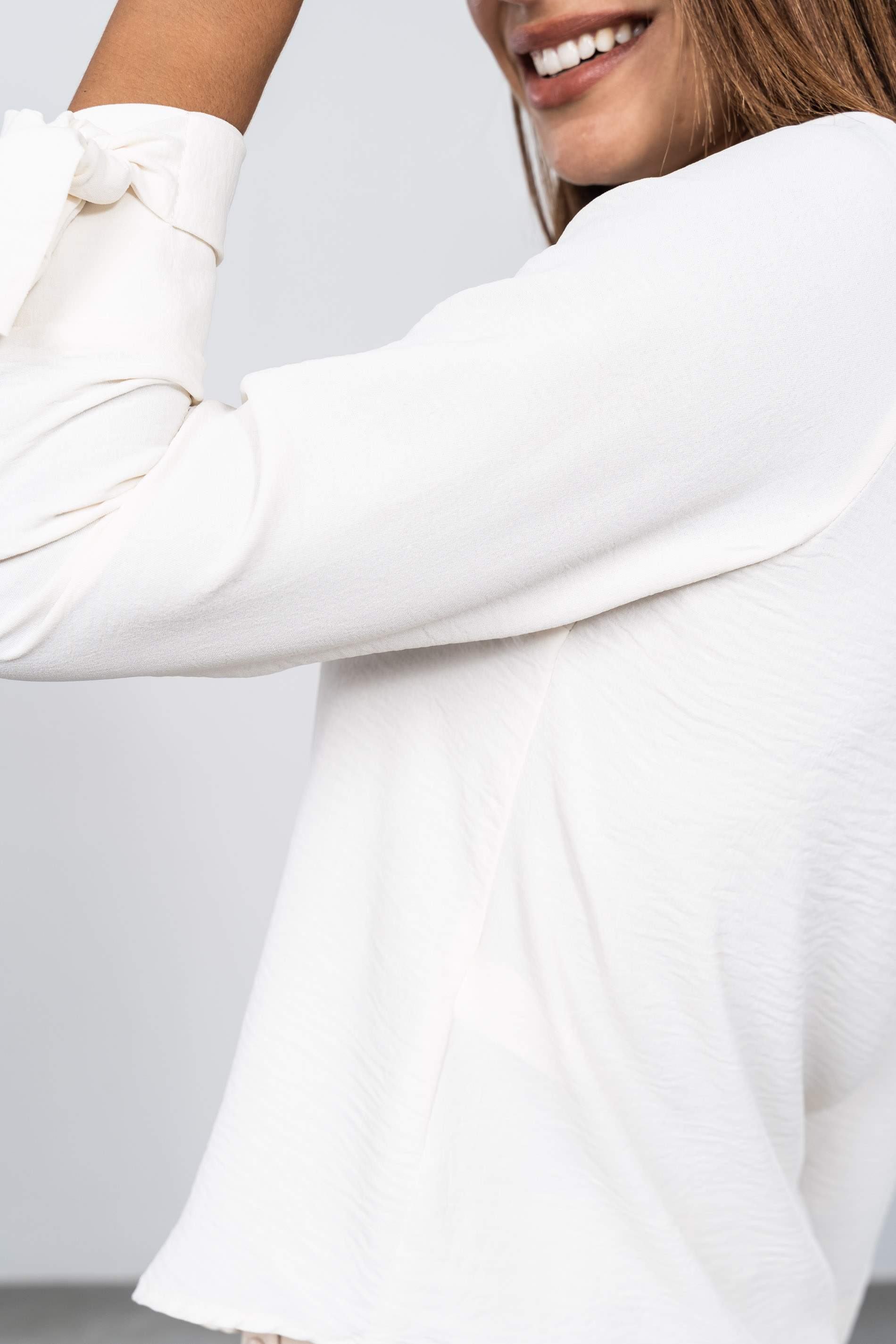 BLUSA PUÑOS LAZADA CRUDO