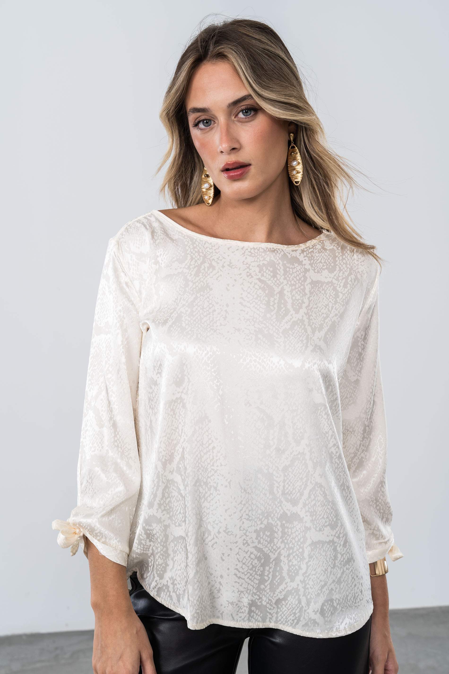 BLUSA SATINADA JACQUARD CRUDO