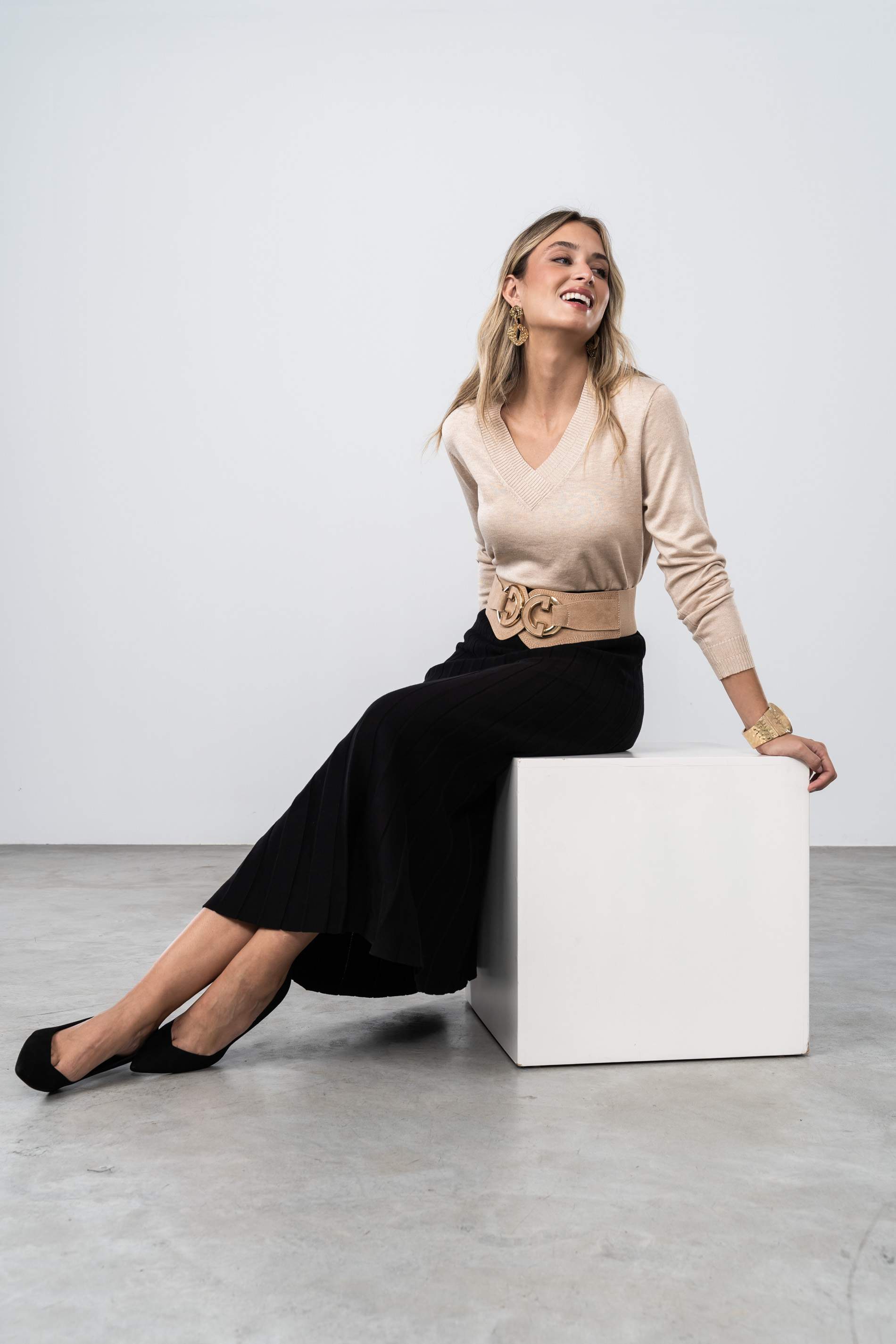 JERSEY CUELLO PICO DETALLE BEIGE