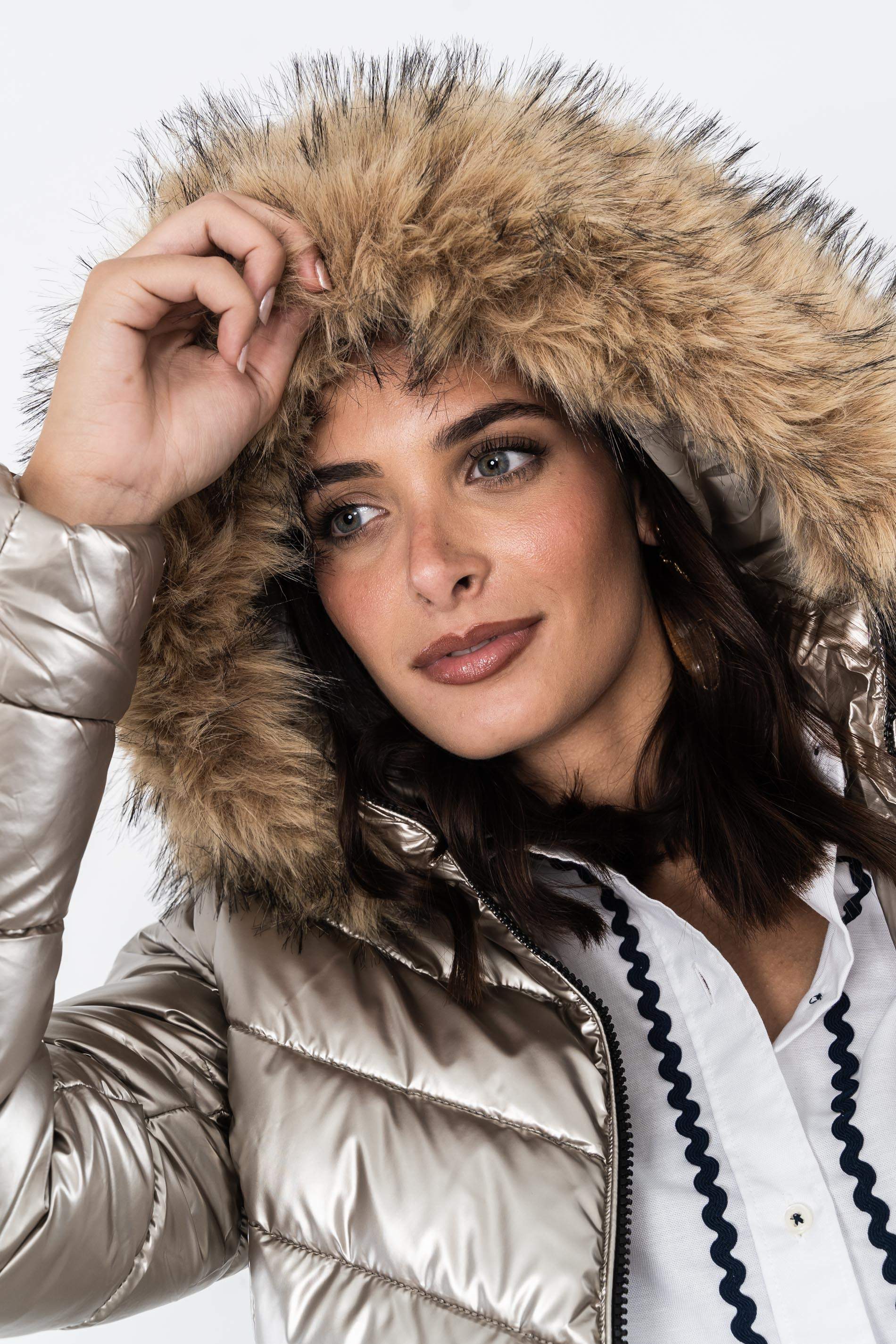 PARKA METALIZADA CAPUCHA PELO CHAMPANGE