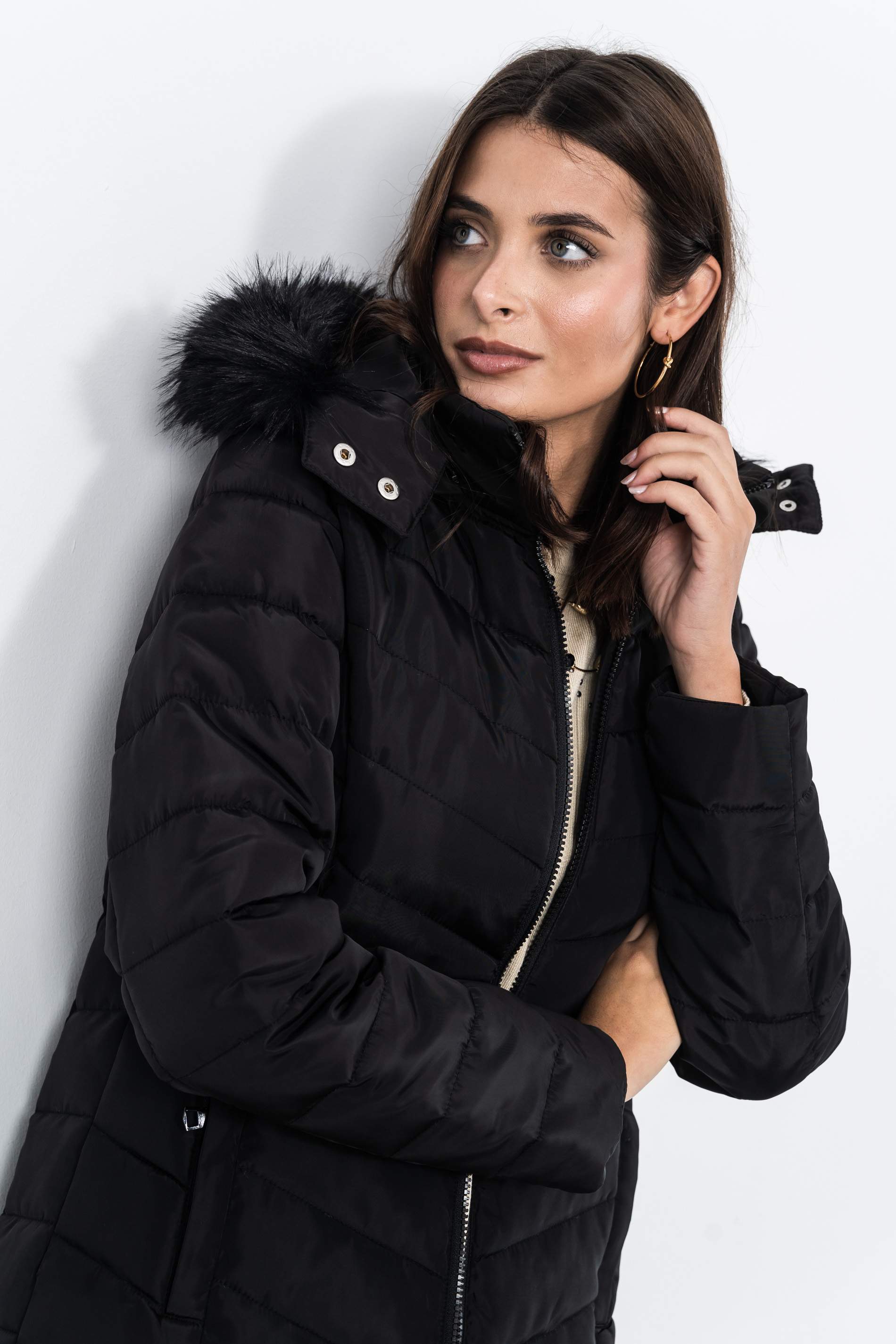 PARKA CAPUCHA PELO NEGRO