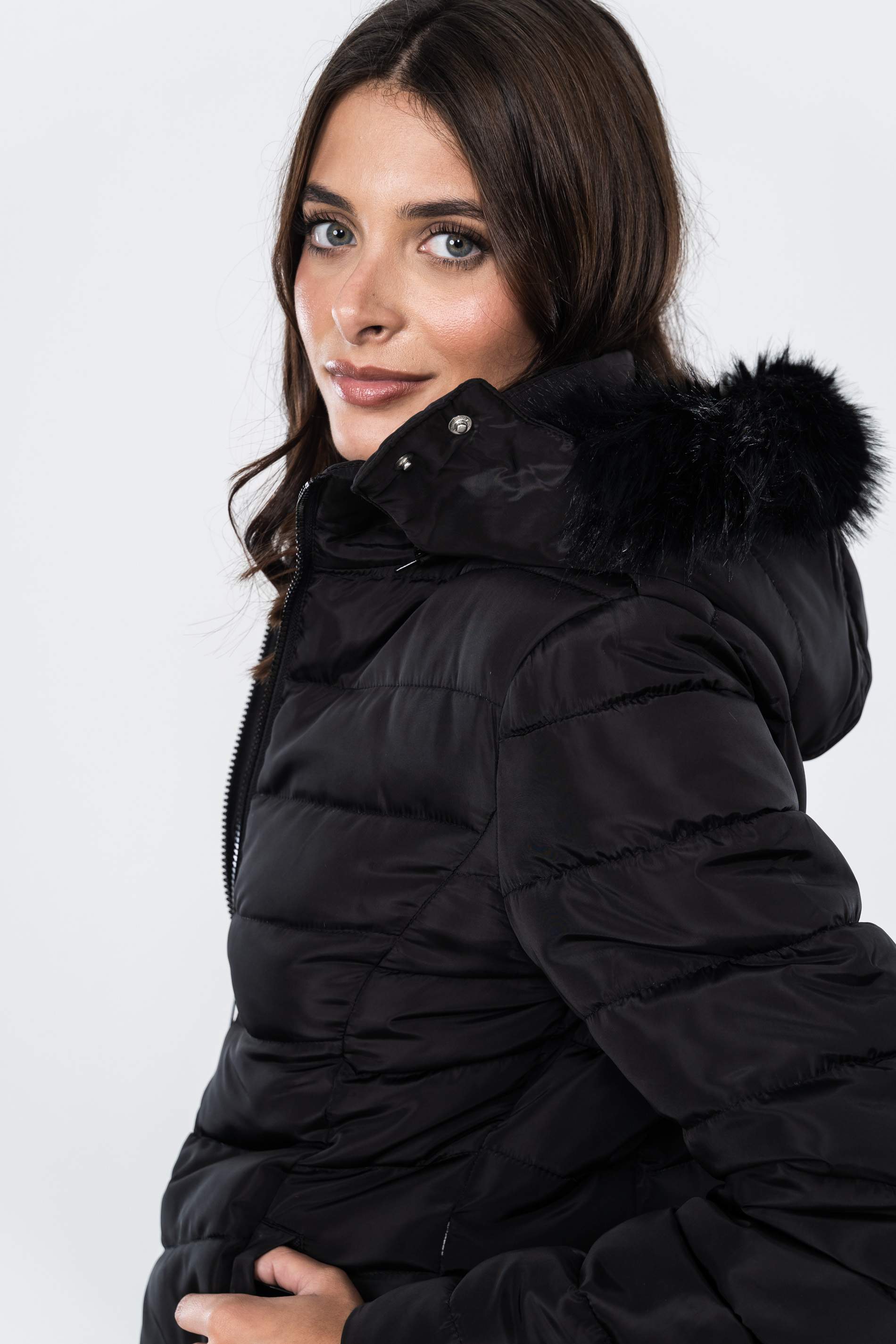 PARKA CAPUCHA PELO NEGRO