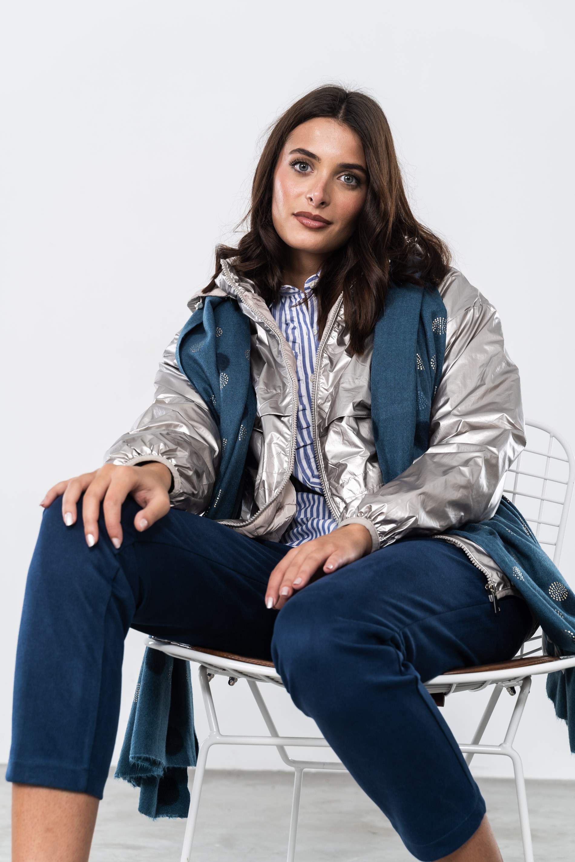 PARKA LIGERA METALIZADA PLATA