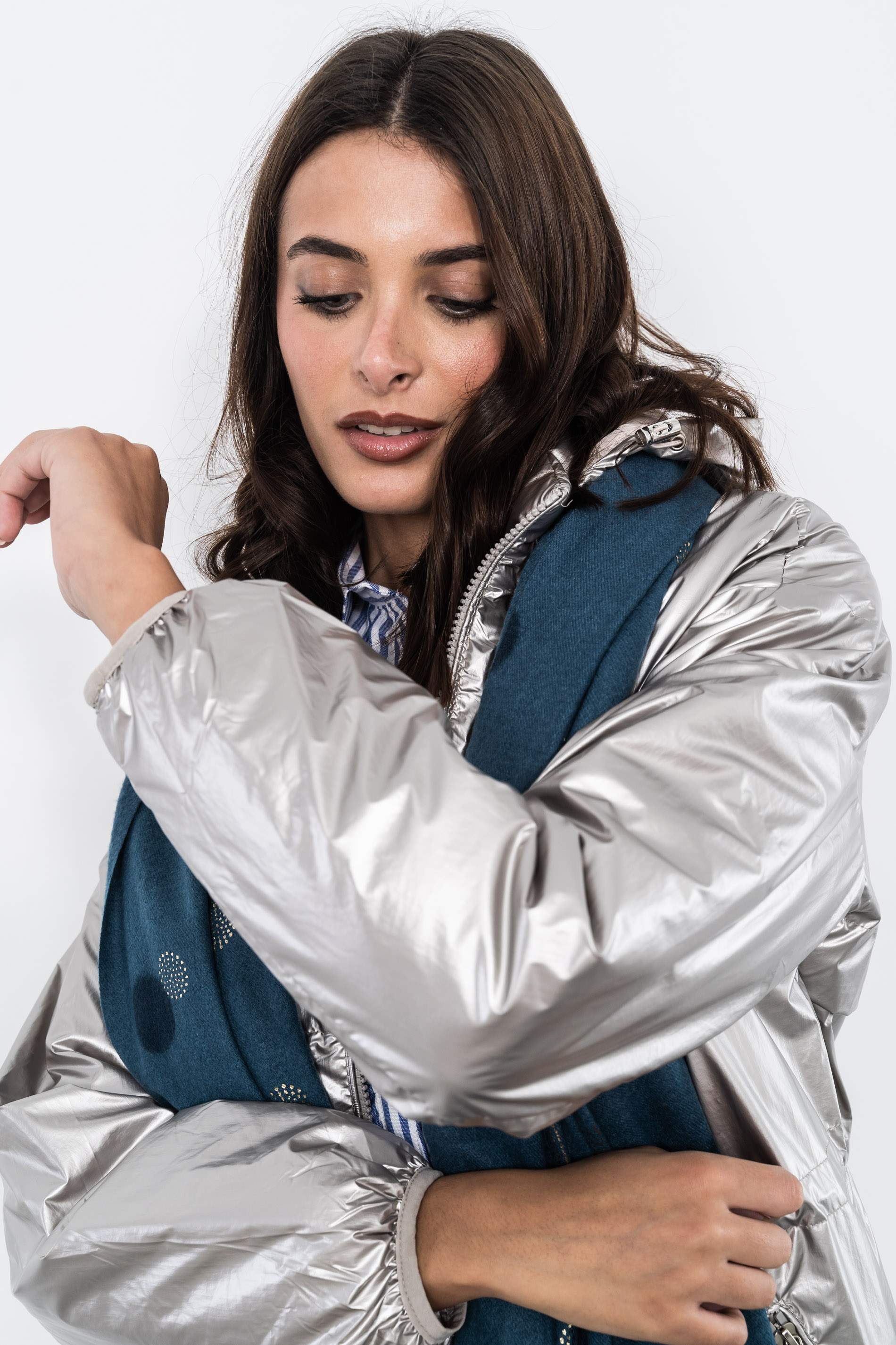 PARKA LIGERA METALIZADA PLATA