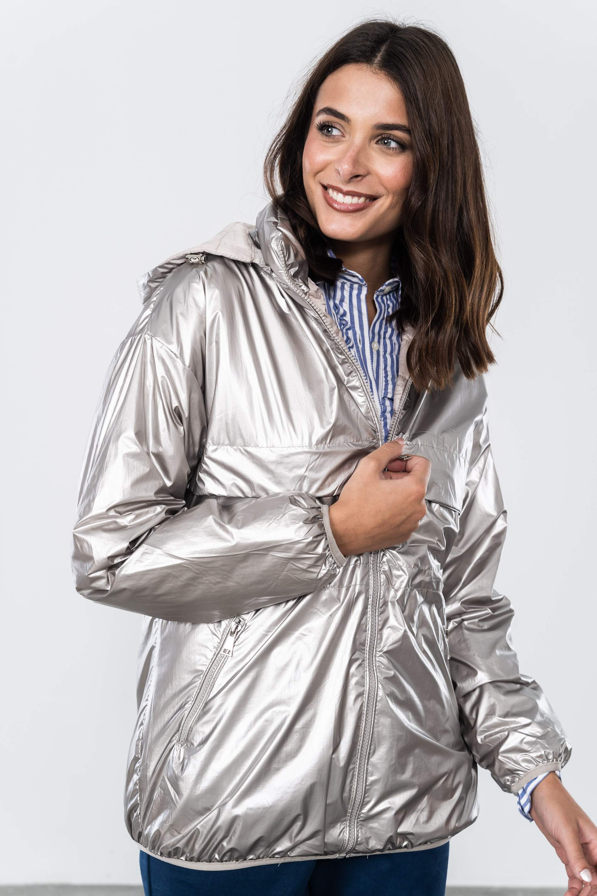 PARKA LIGERA METALIZADA PLATA