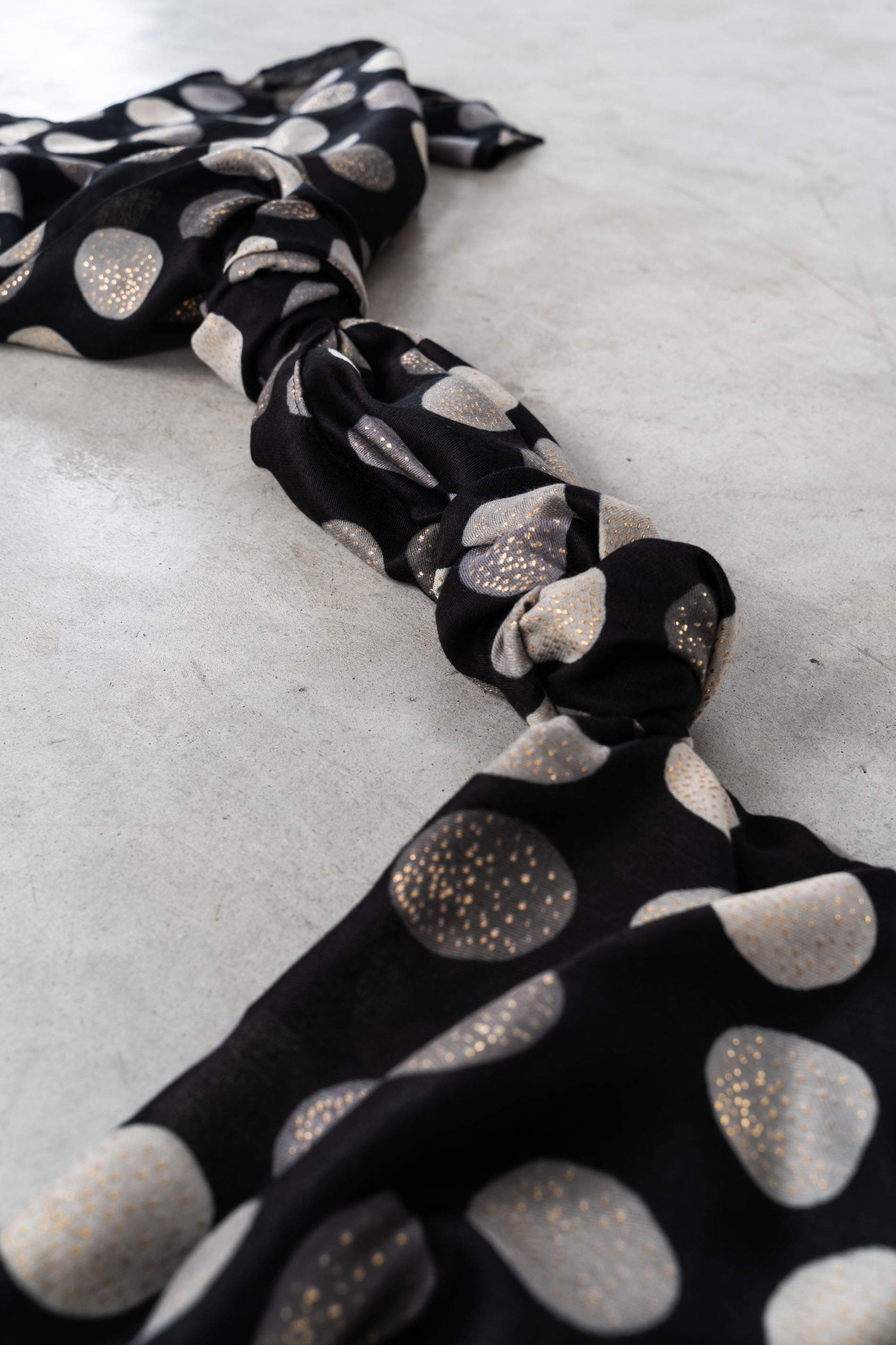 FOULARD TOPOS ORO 