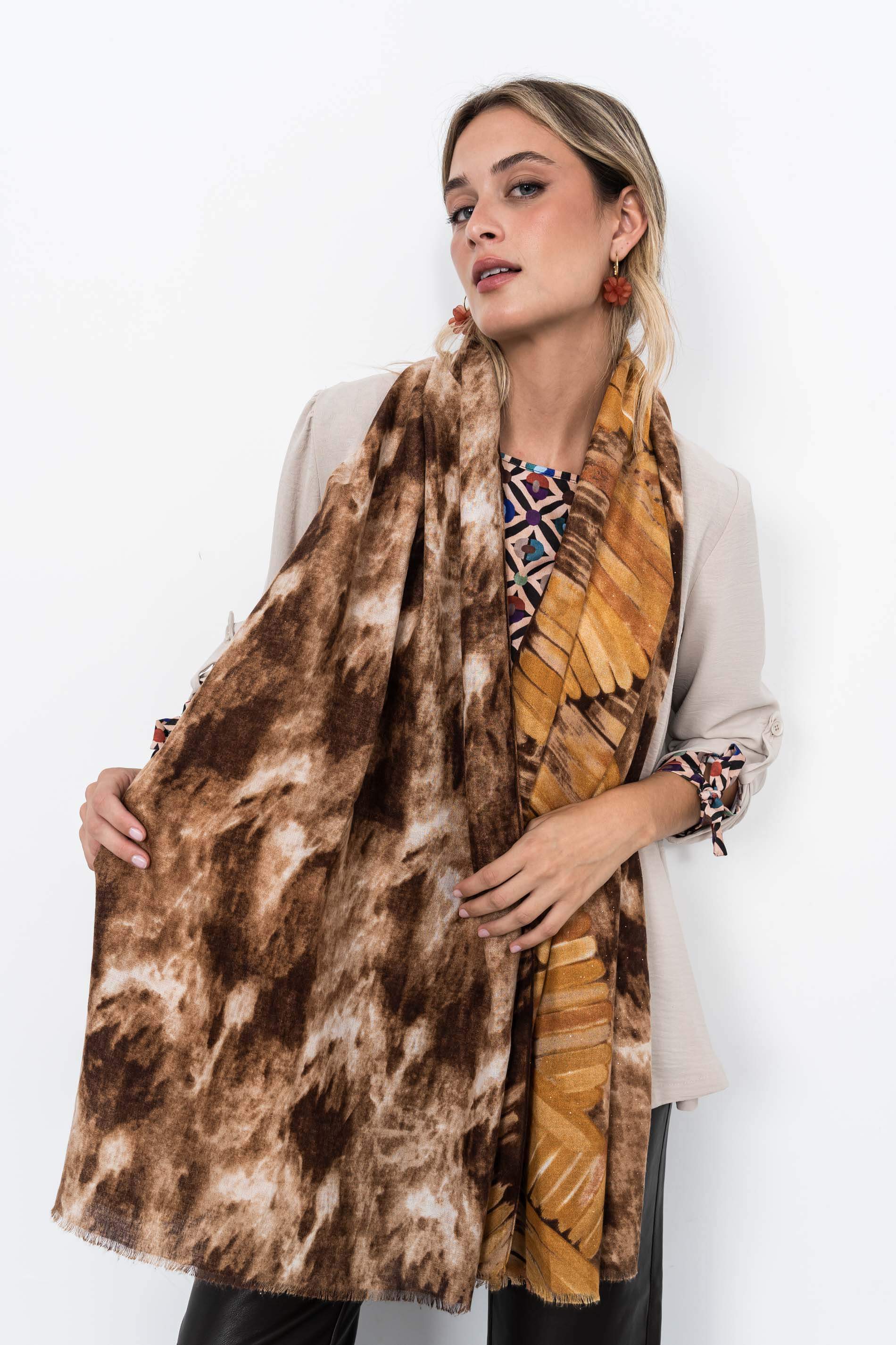 FOULARD TRAZOS DETALLE ORO