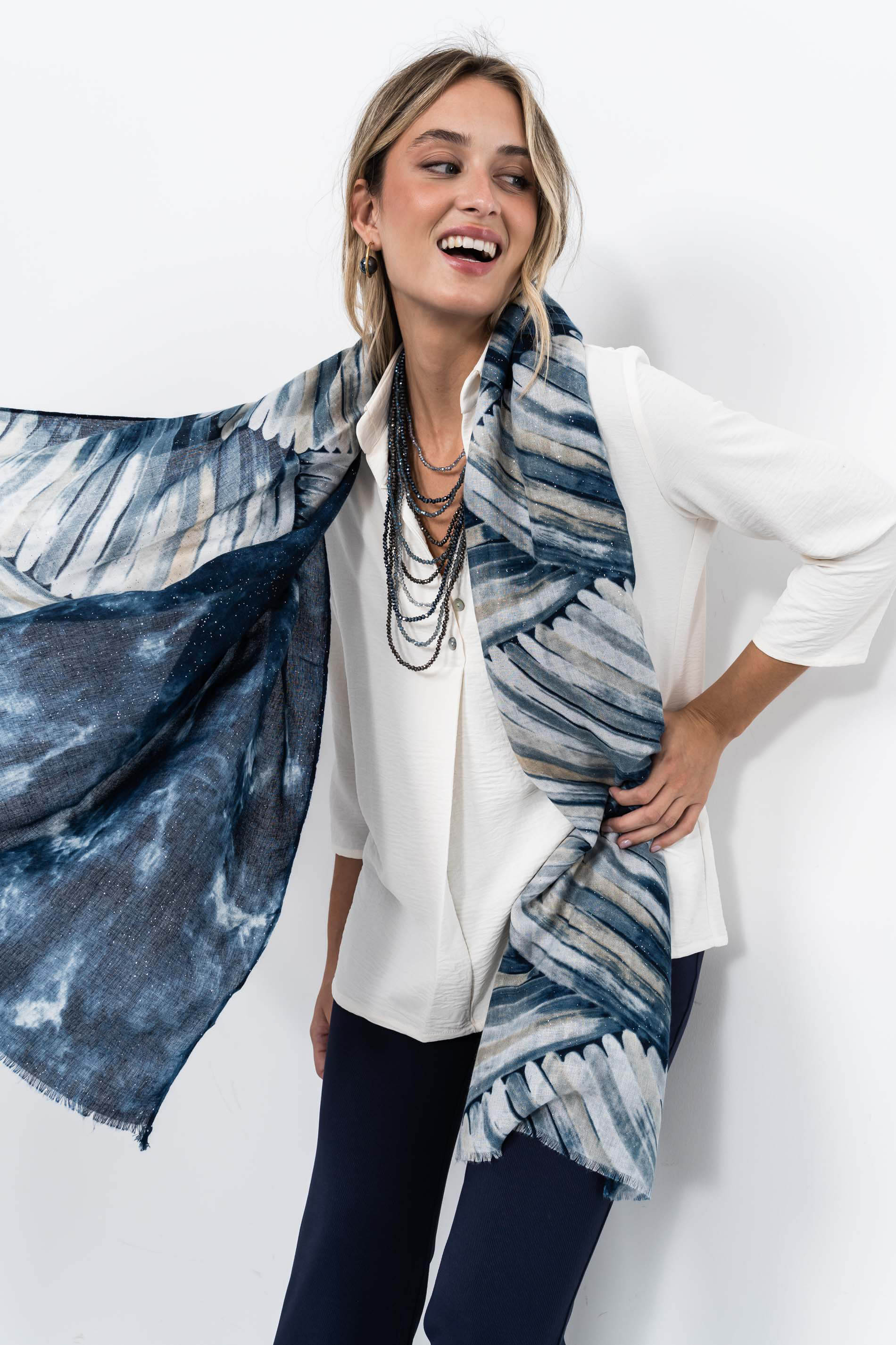 FOULARD TRAZOS DETALLE ORO