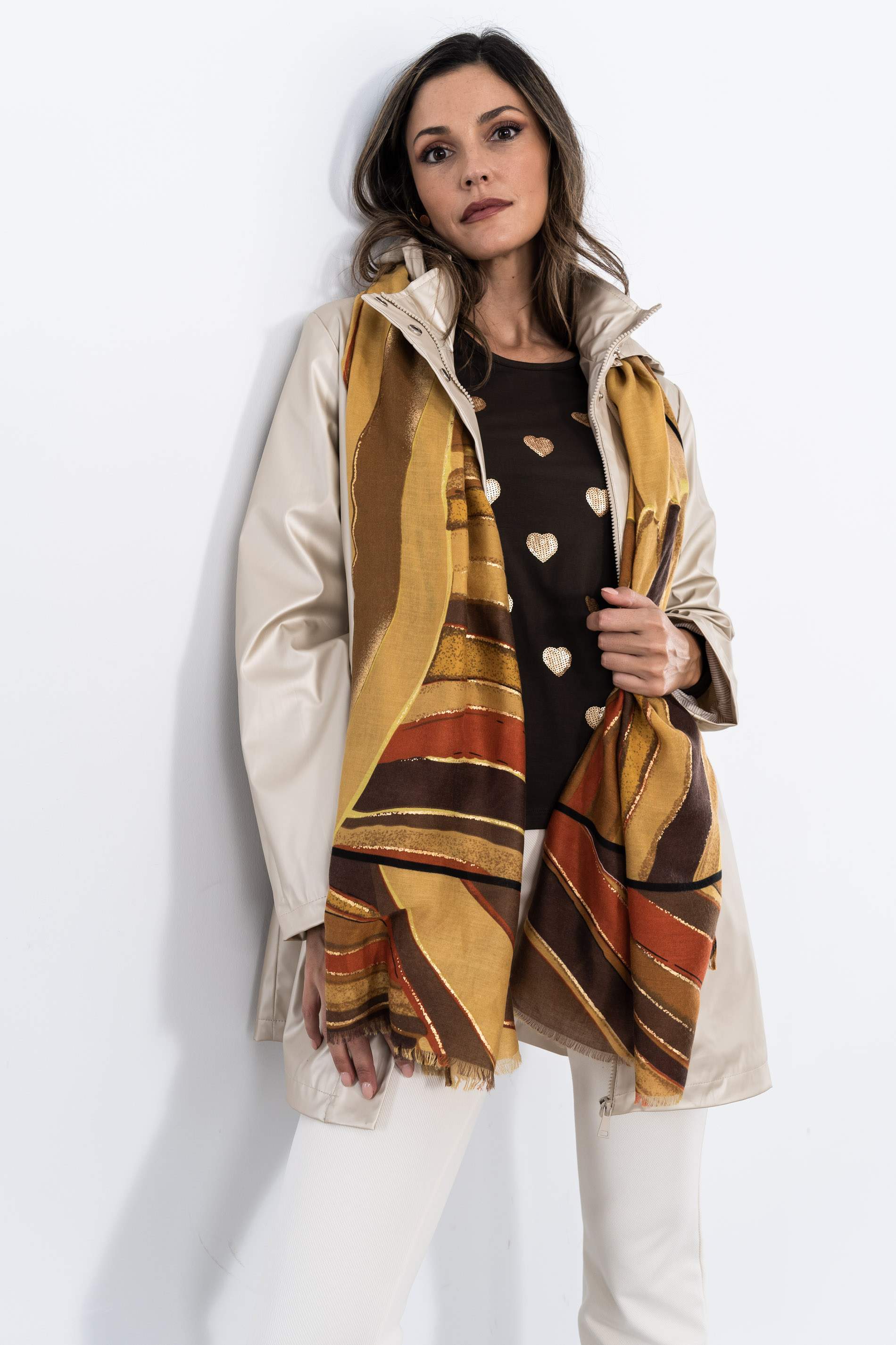 FOULARD OCRE TRAZOS ORO