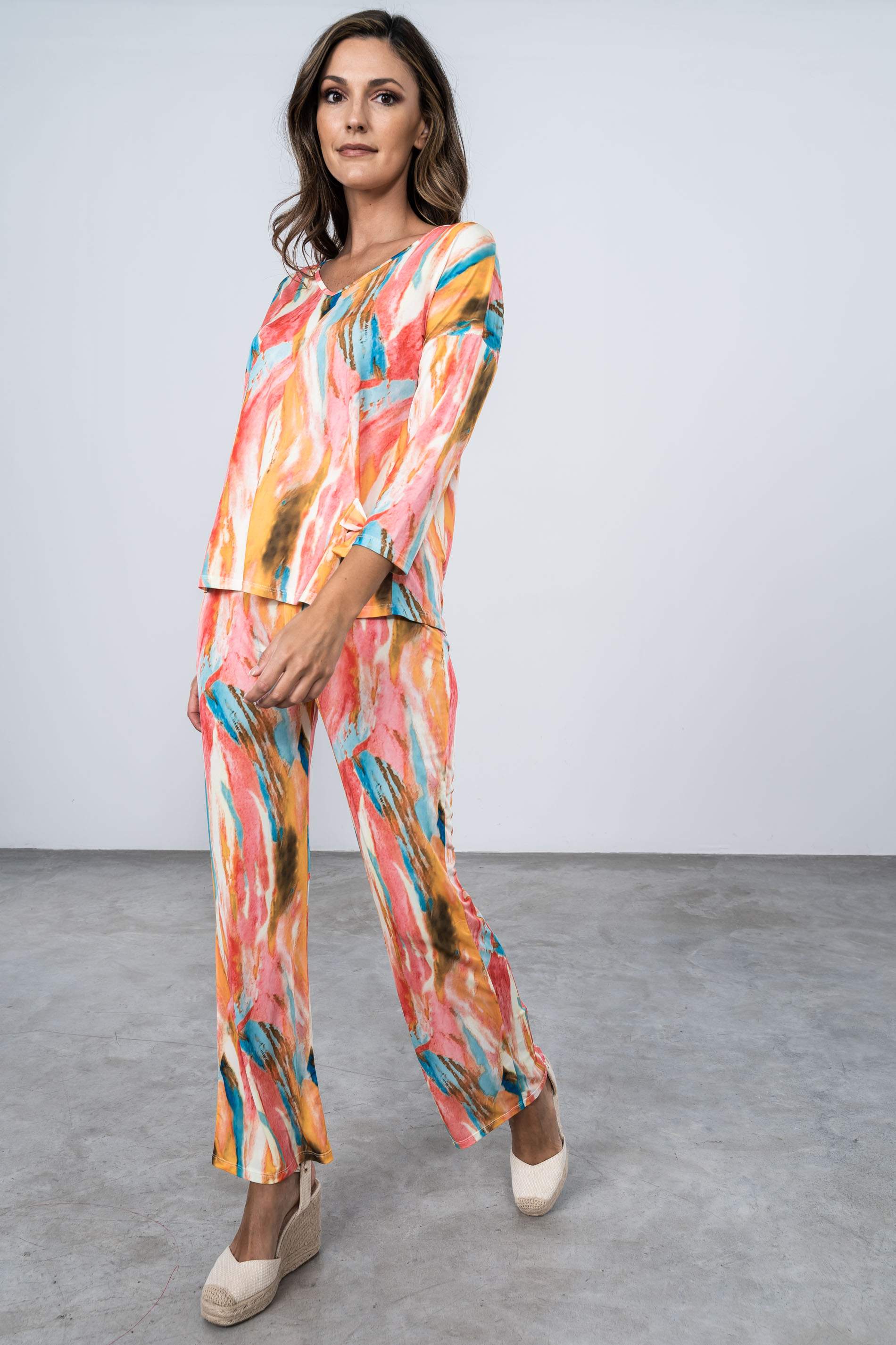 PANTALÓN MANCHAS COLOR CORAL