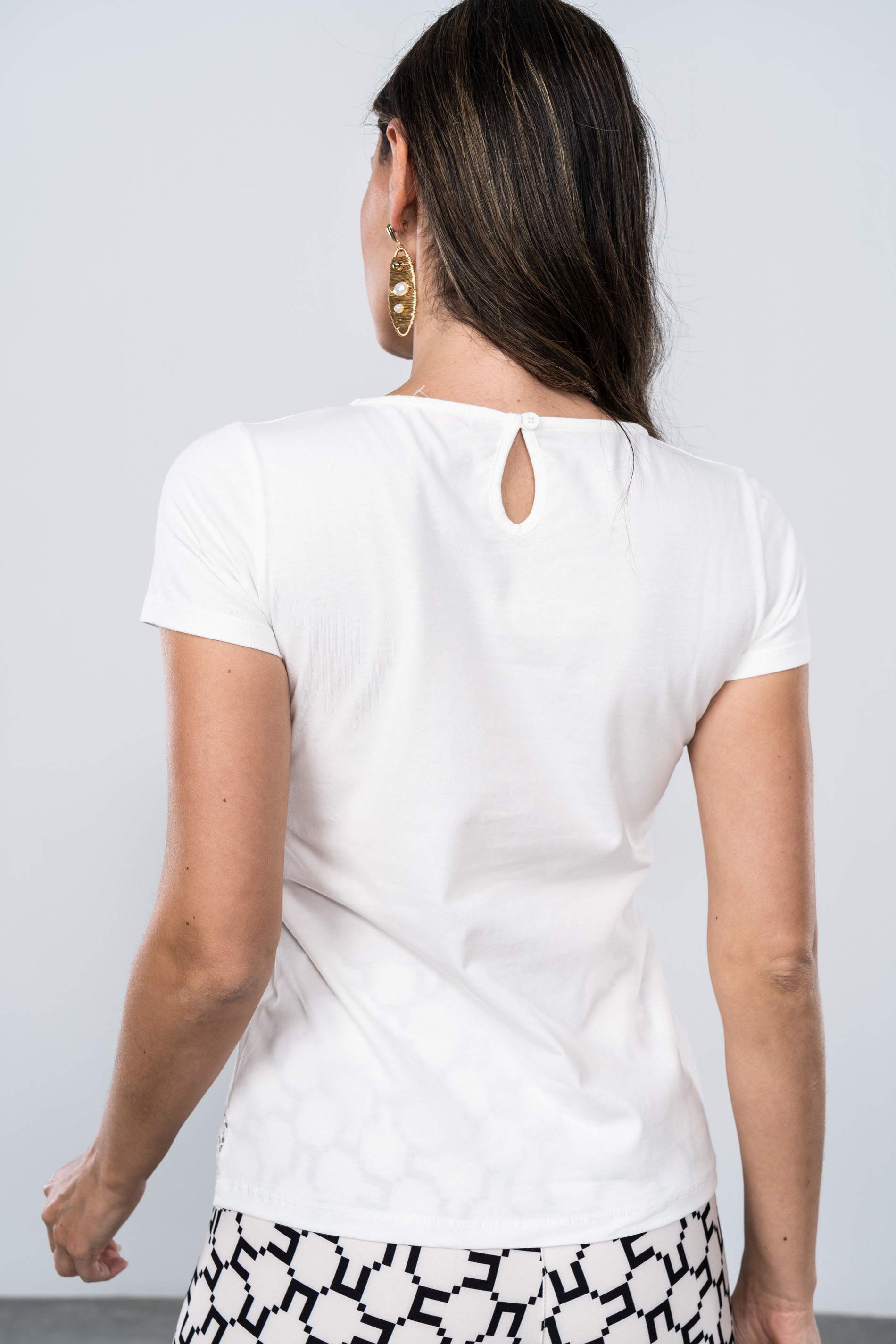 CAMISETA ENTREDÓS PECHO