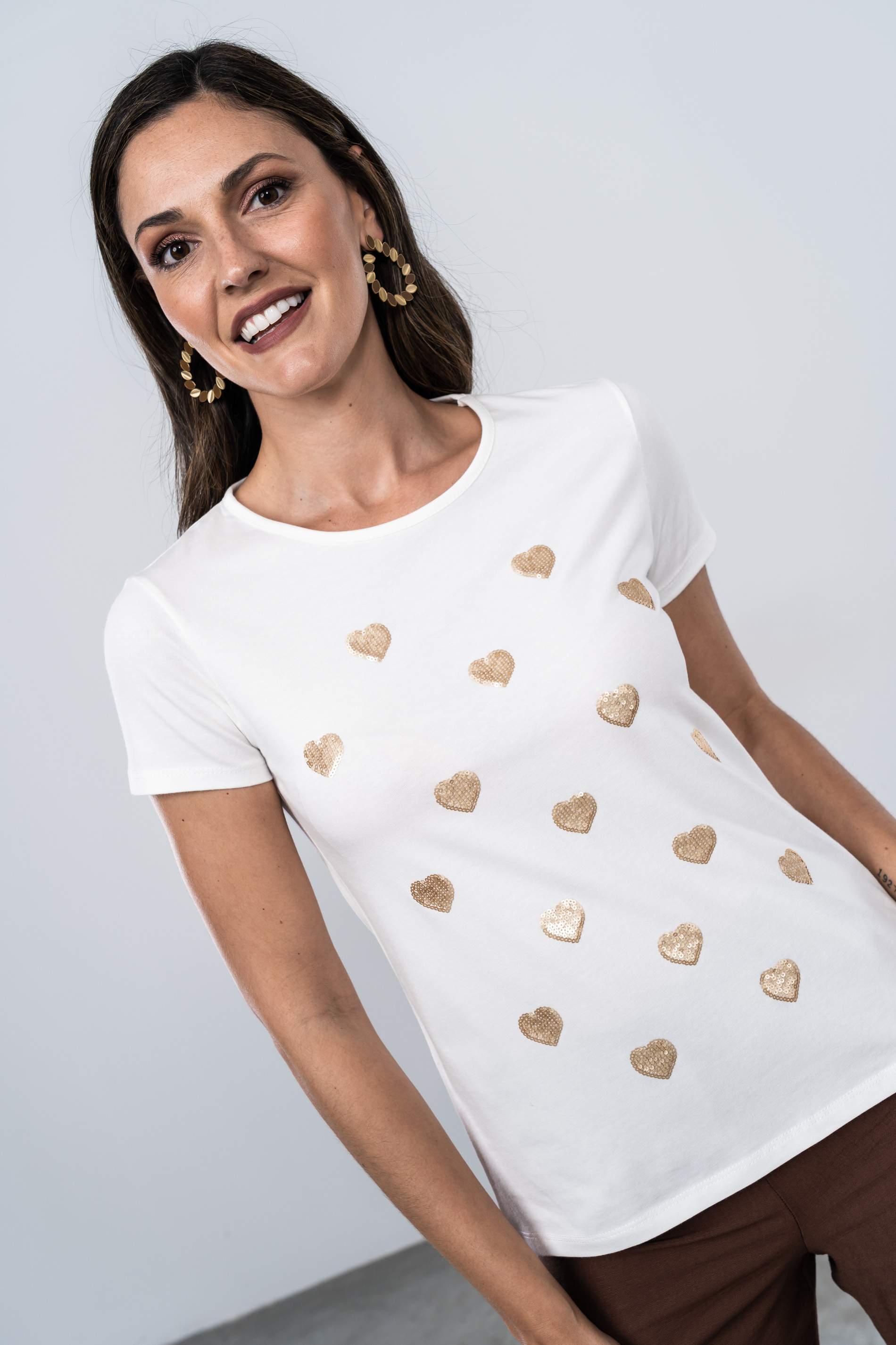CAMISETA CORAZONES LENTEJUELAS CRUDO
