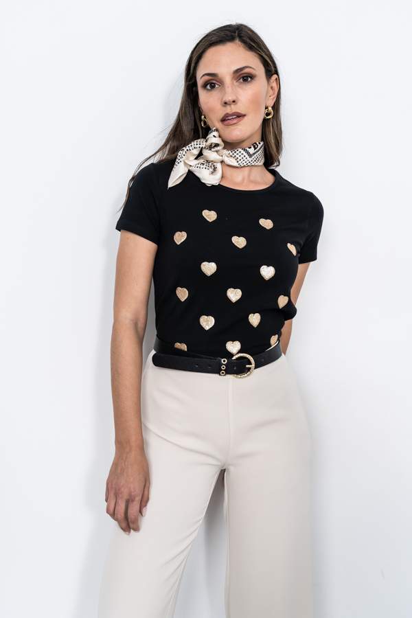 CAMISETA CORAZONES LENTEJUELAS NEGRO