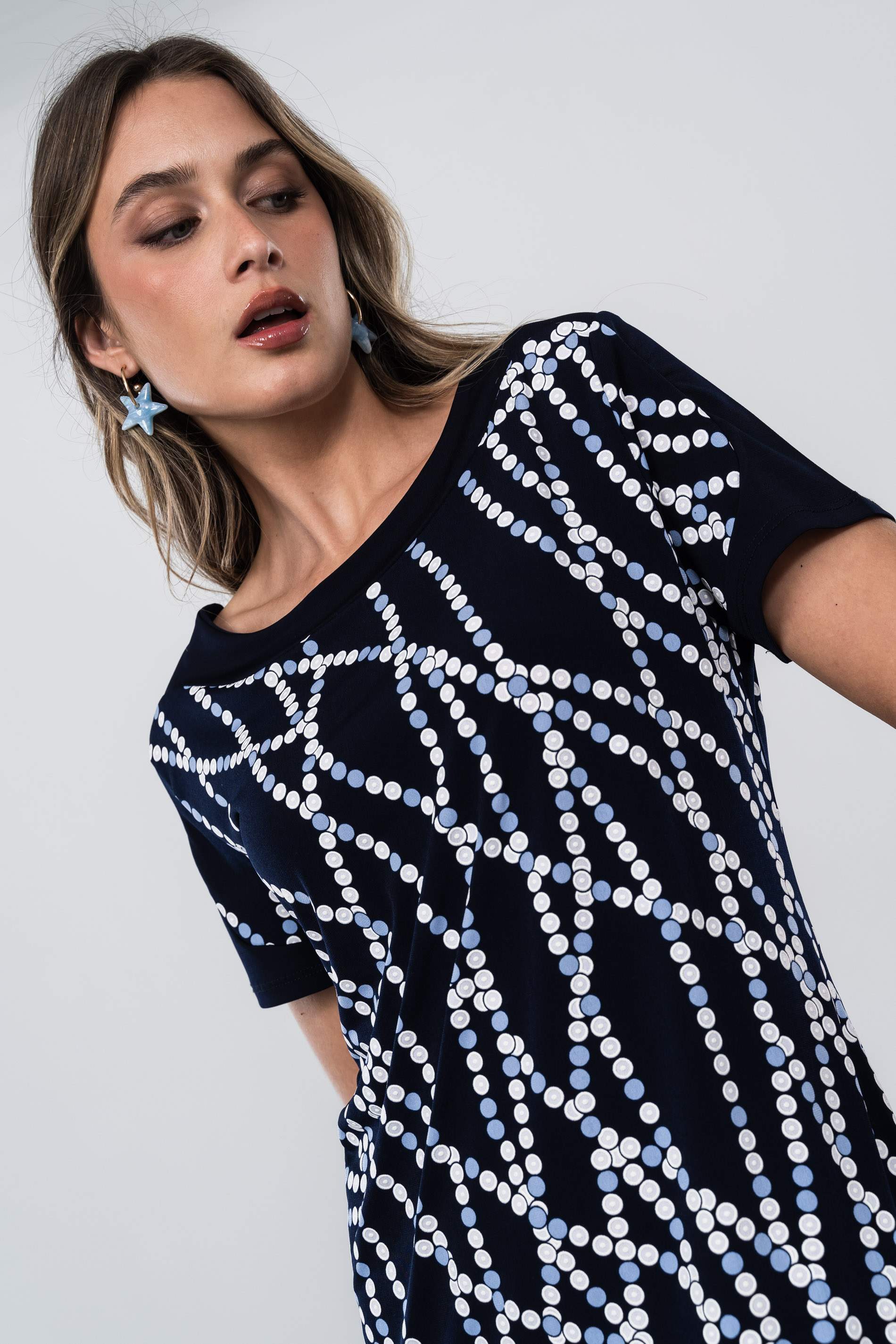 VESTIDO RECTO COMBINADO TOPOS