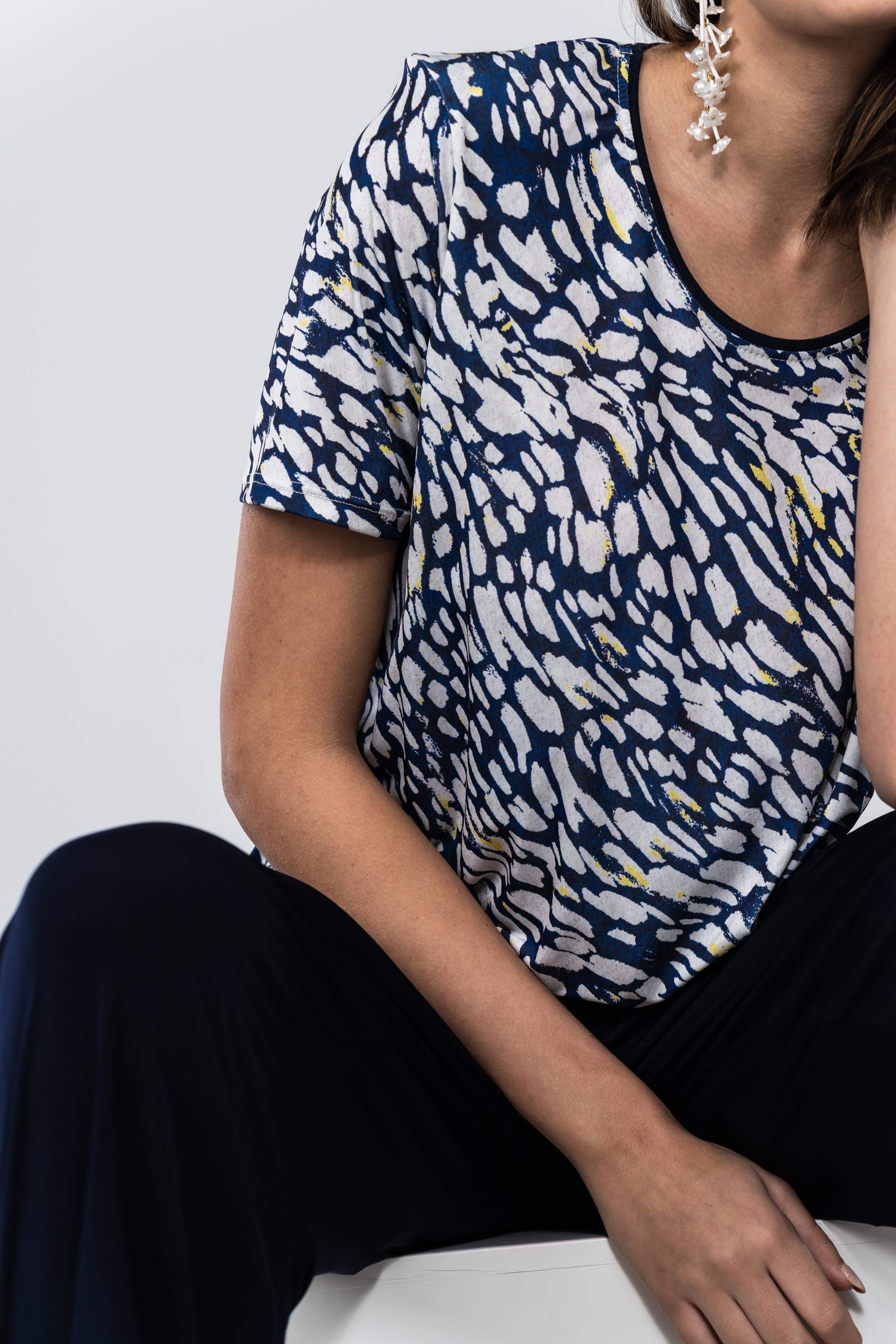 CAMISETA ESTAMPADA MANCHAS