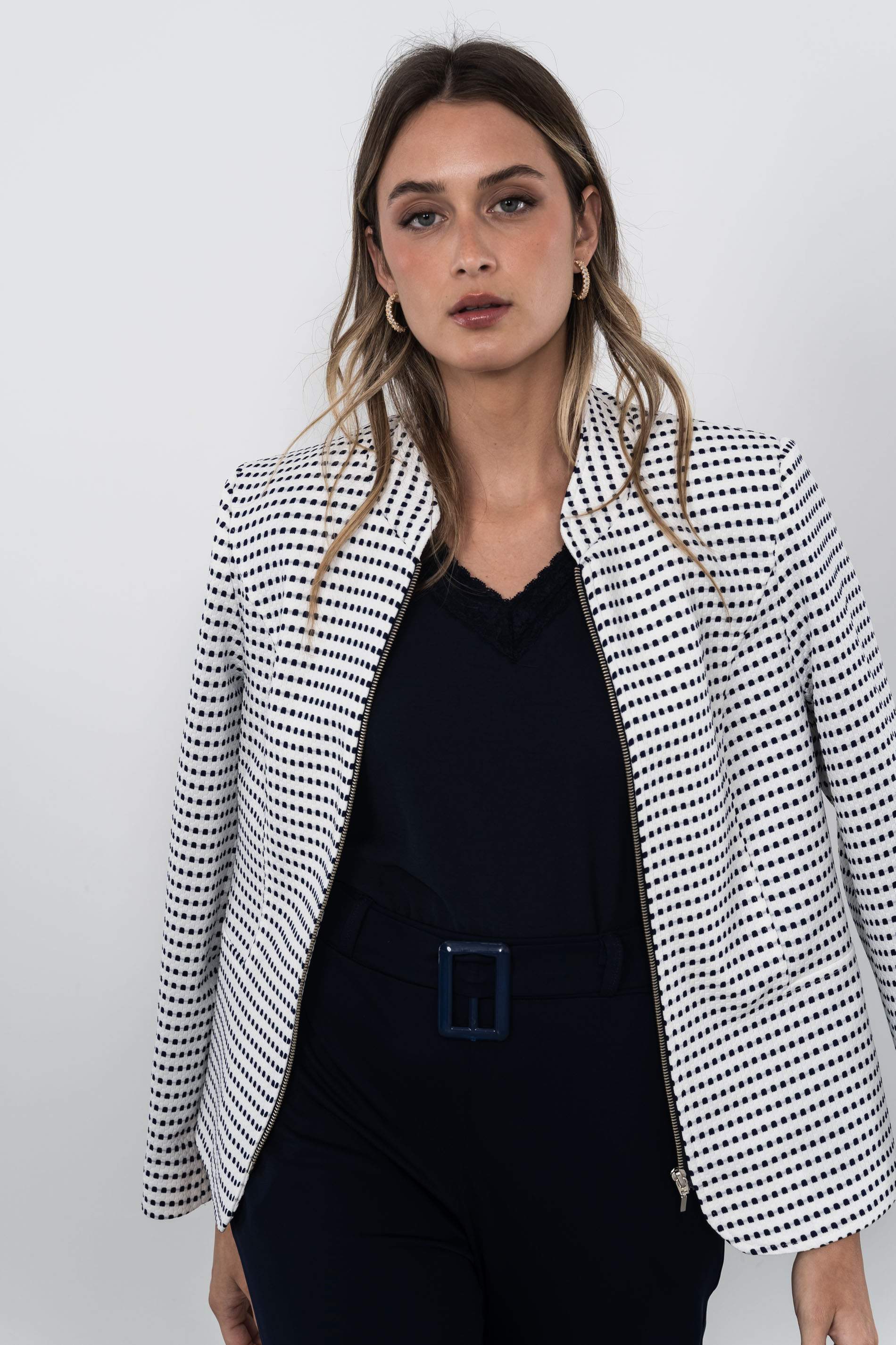 CHAQUETA CREMALLERA JACQUARD BLANCO