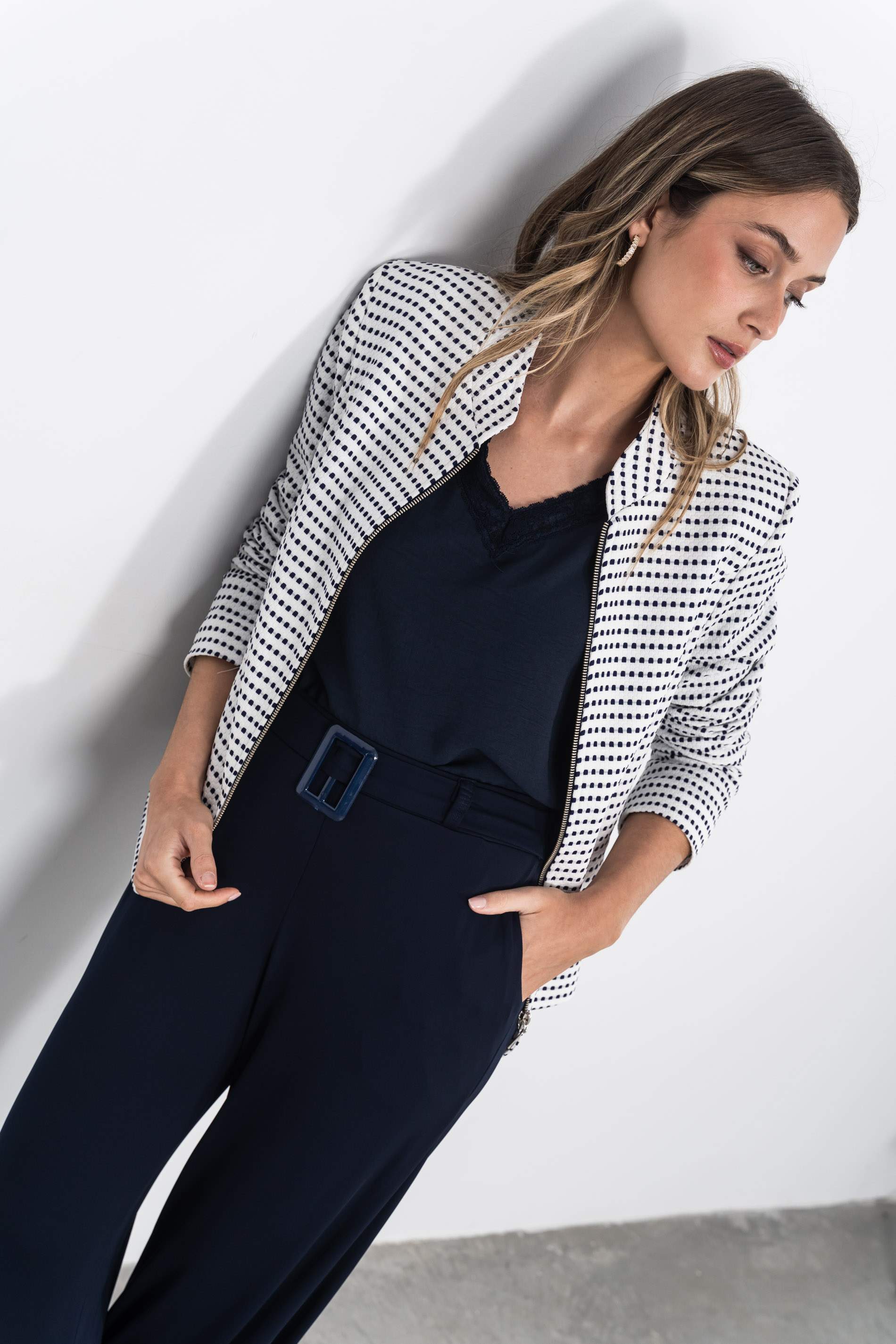 CHAQUETA CREMALLERA JACQUARD BLANCO