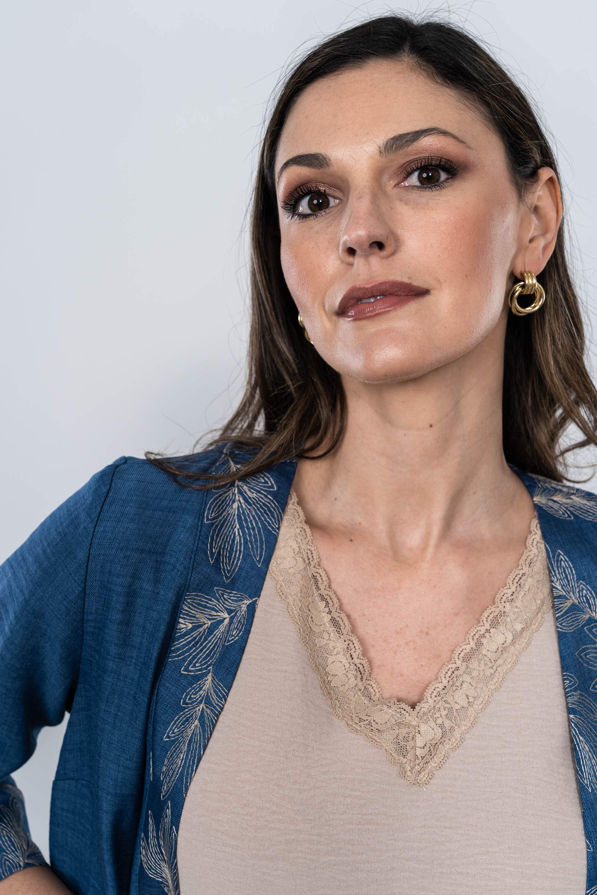SOBRECAMISA DETALLE BORDADOS AZUL