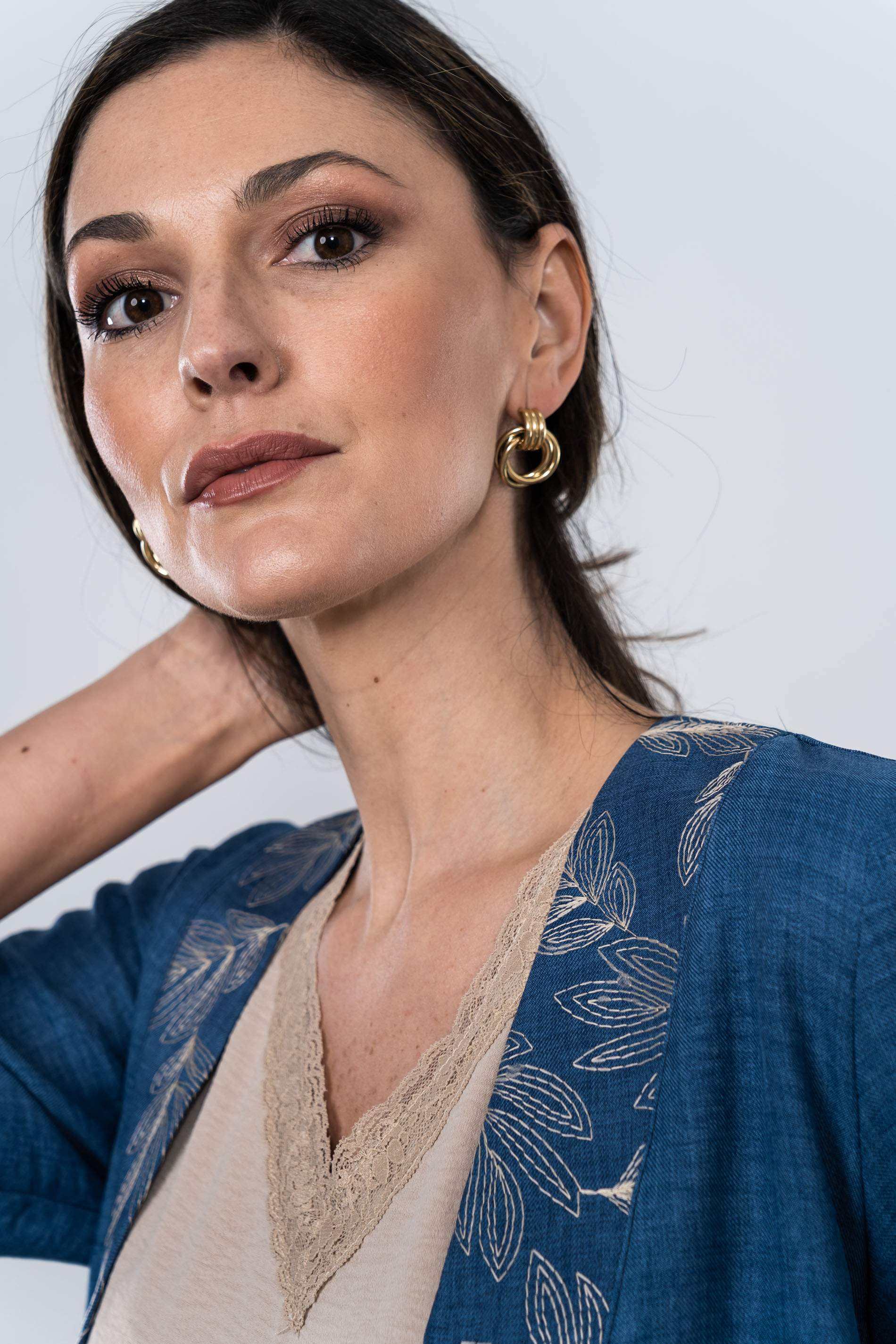 SOBRECAMISA DETALLE BORDADOS AZUL