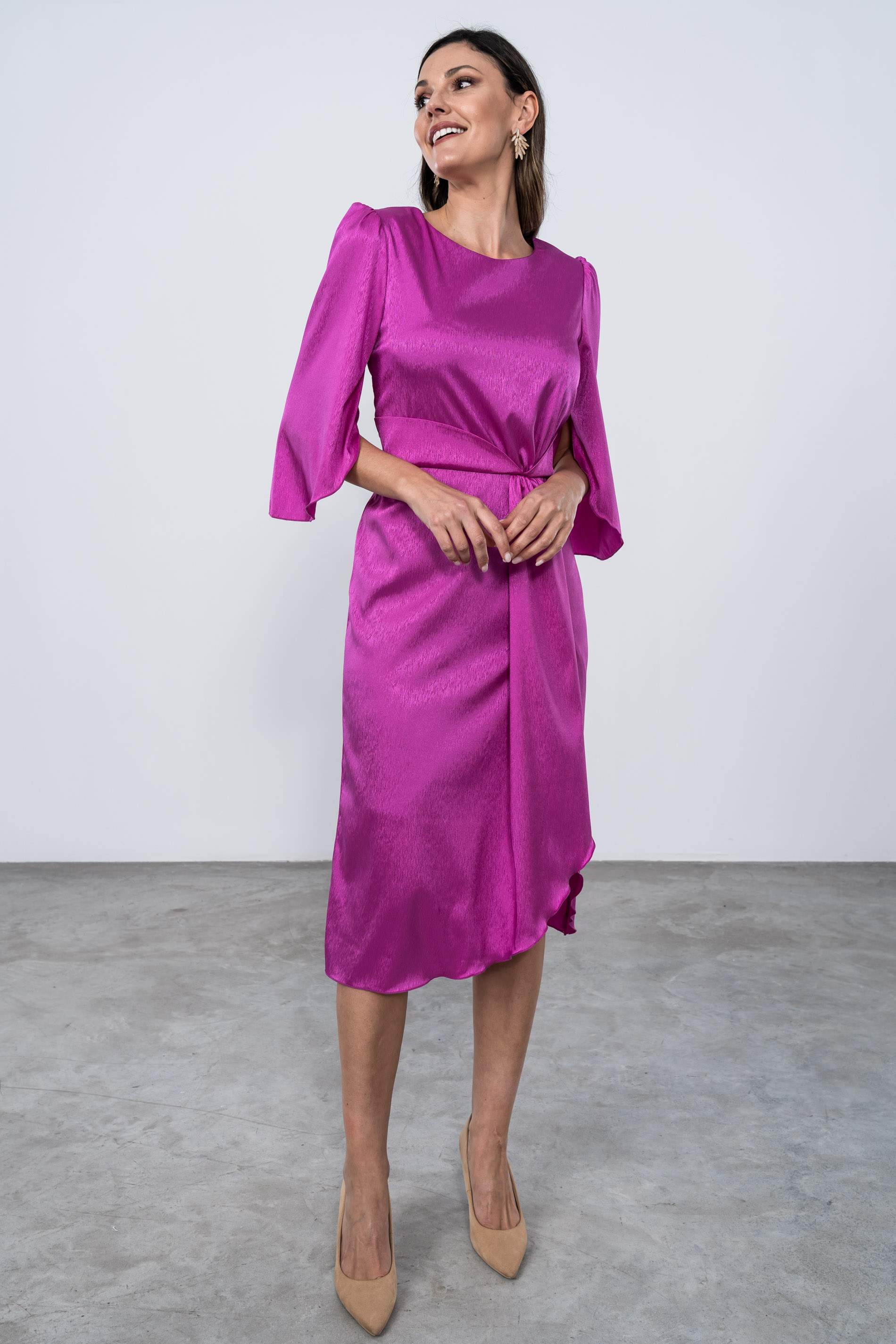 VESTIDO SATINADO MANGA CAPA BUGANVILLA
