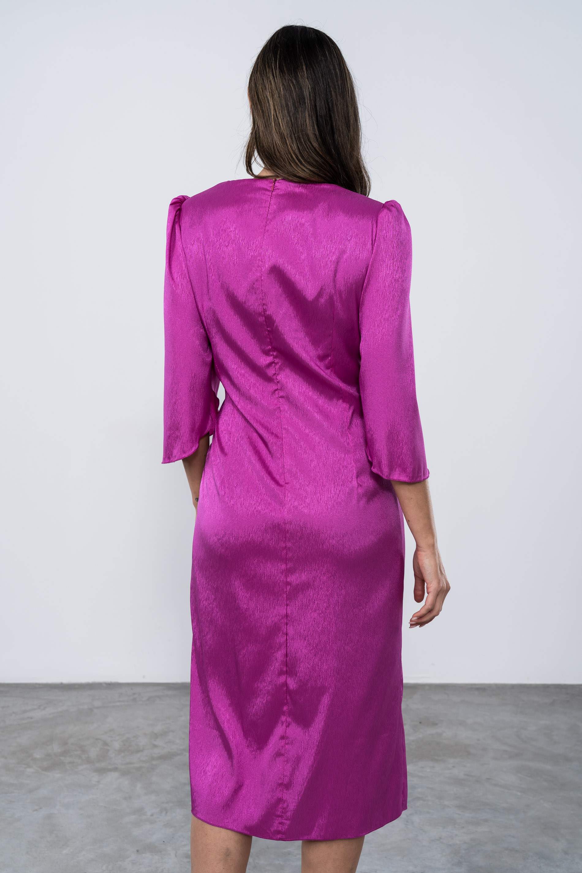 VESTIDO SATINADO MANGA CAPA BUGANVILLA