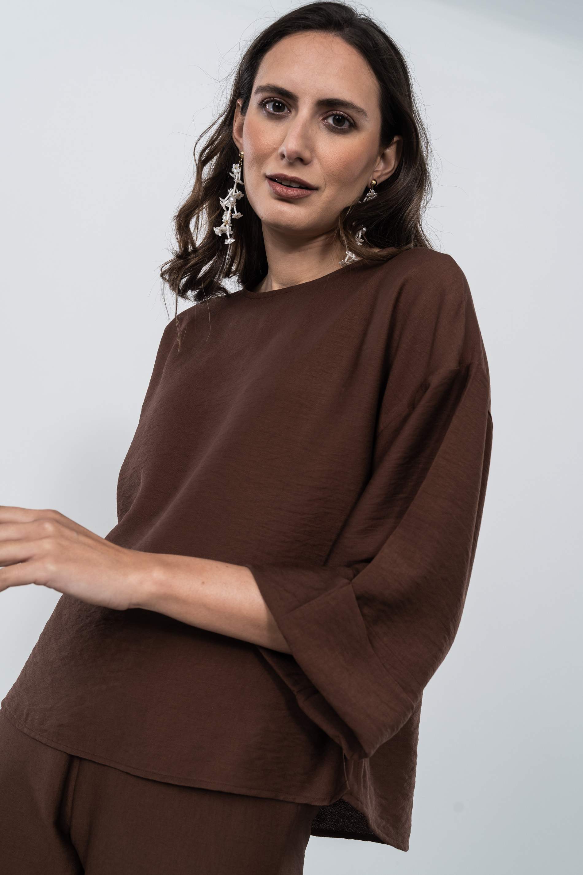 BLUSA RÚSTICA PUÑO VUELTO MARRÓN