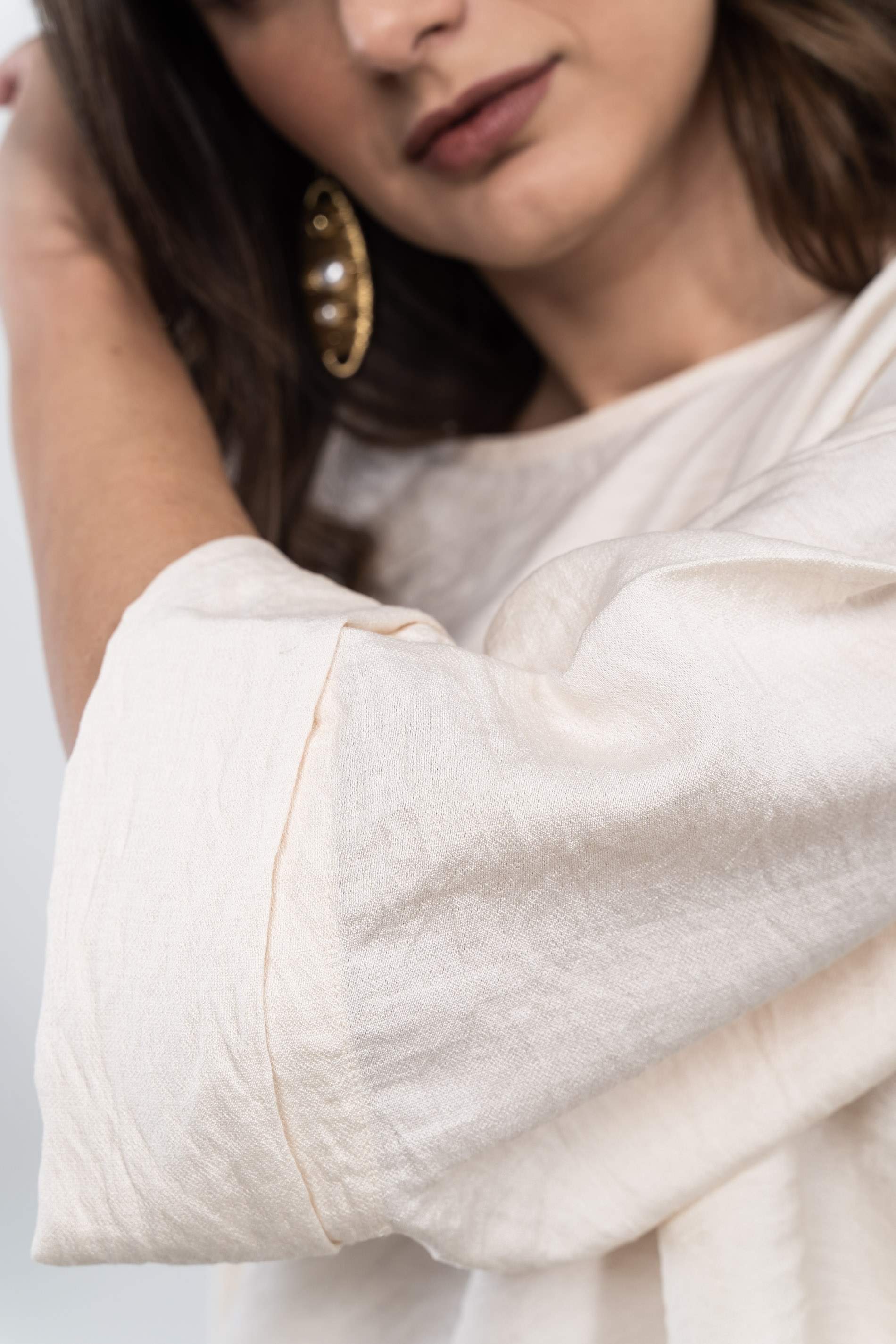 BLUSA RÚSTICA PUÑO VUELTO CRUDO