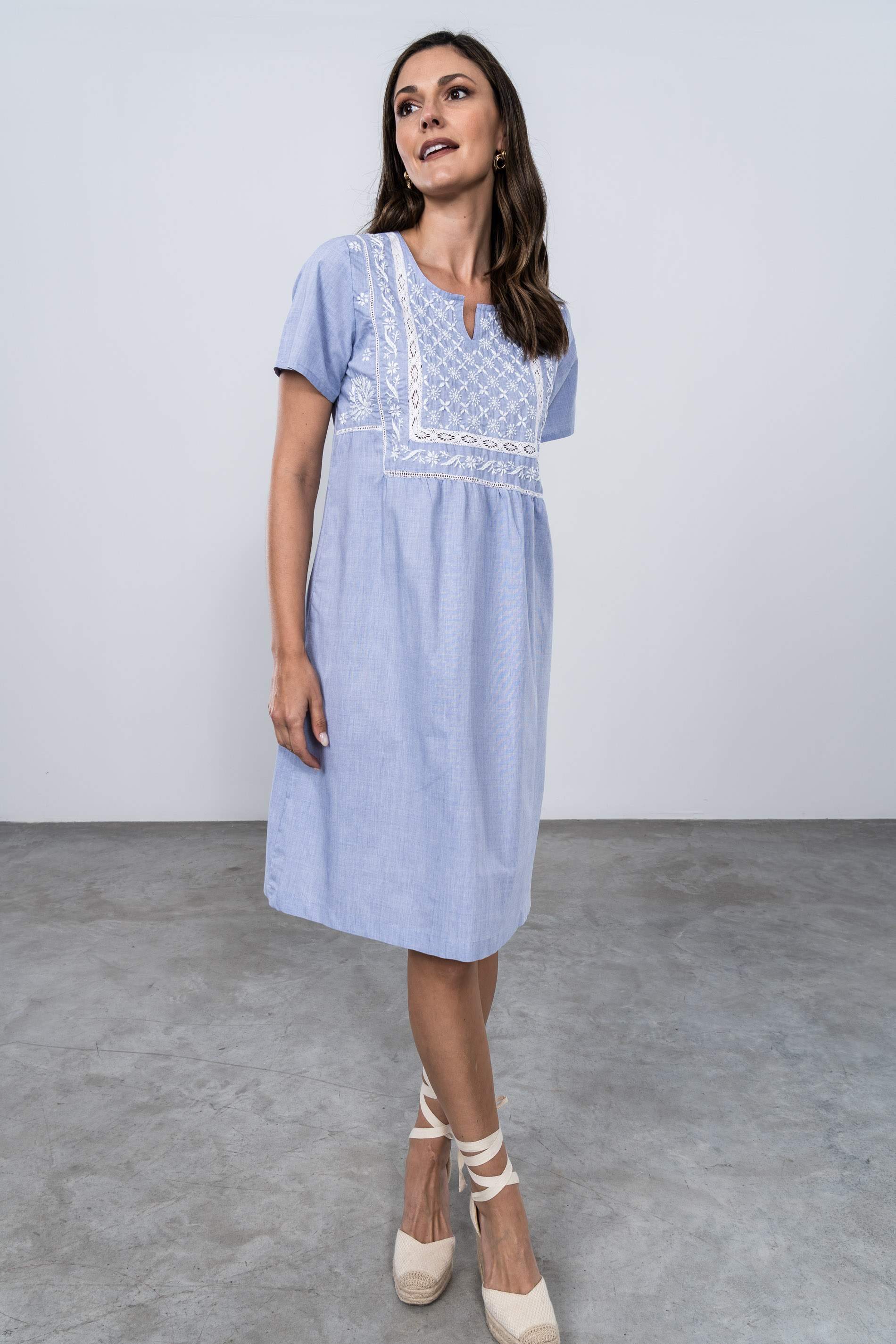 VESTIDO RAYAS BORDADO PECHERA AZUL