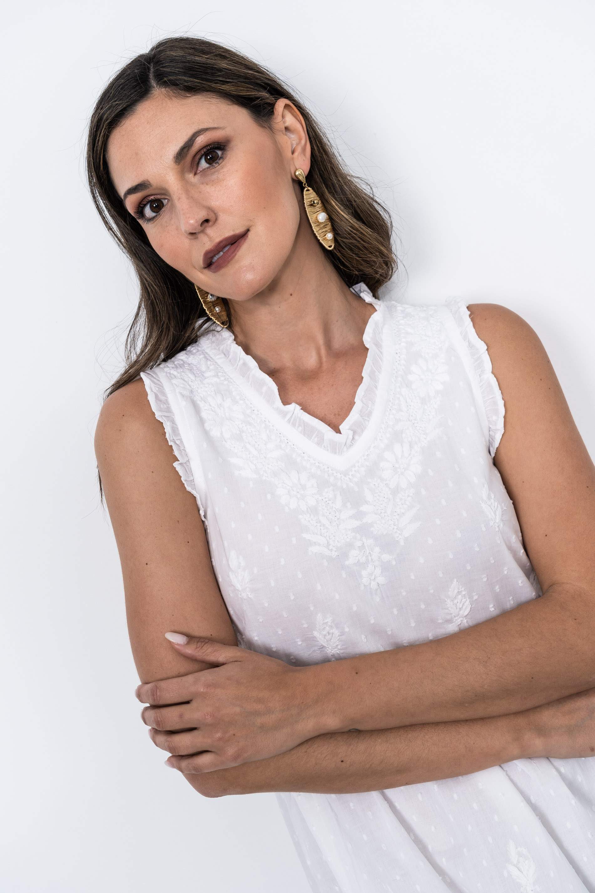 VESTIDO PLUMETI BORDADO CUELLO PICO BLANCO