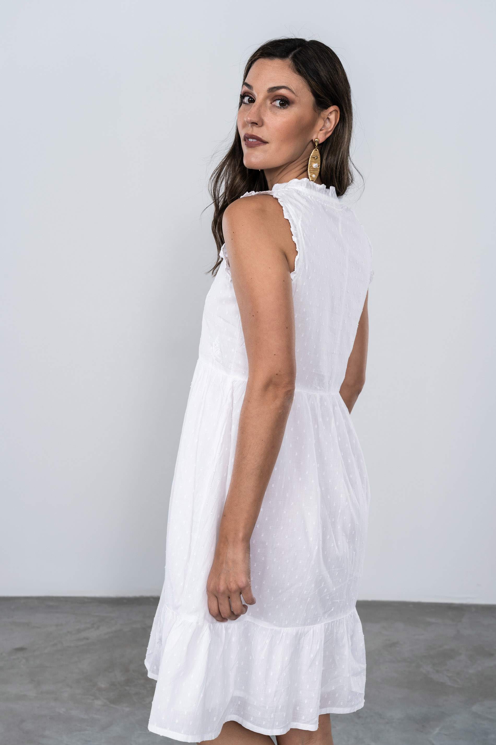 VESTIDO PLUMETI BORDADO CUELLO PICO BLANCO