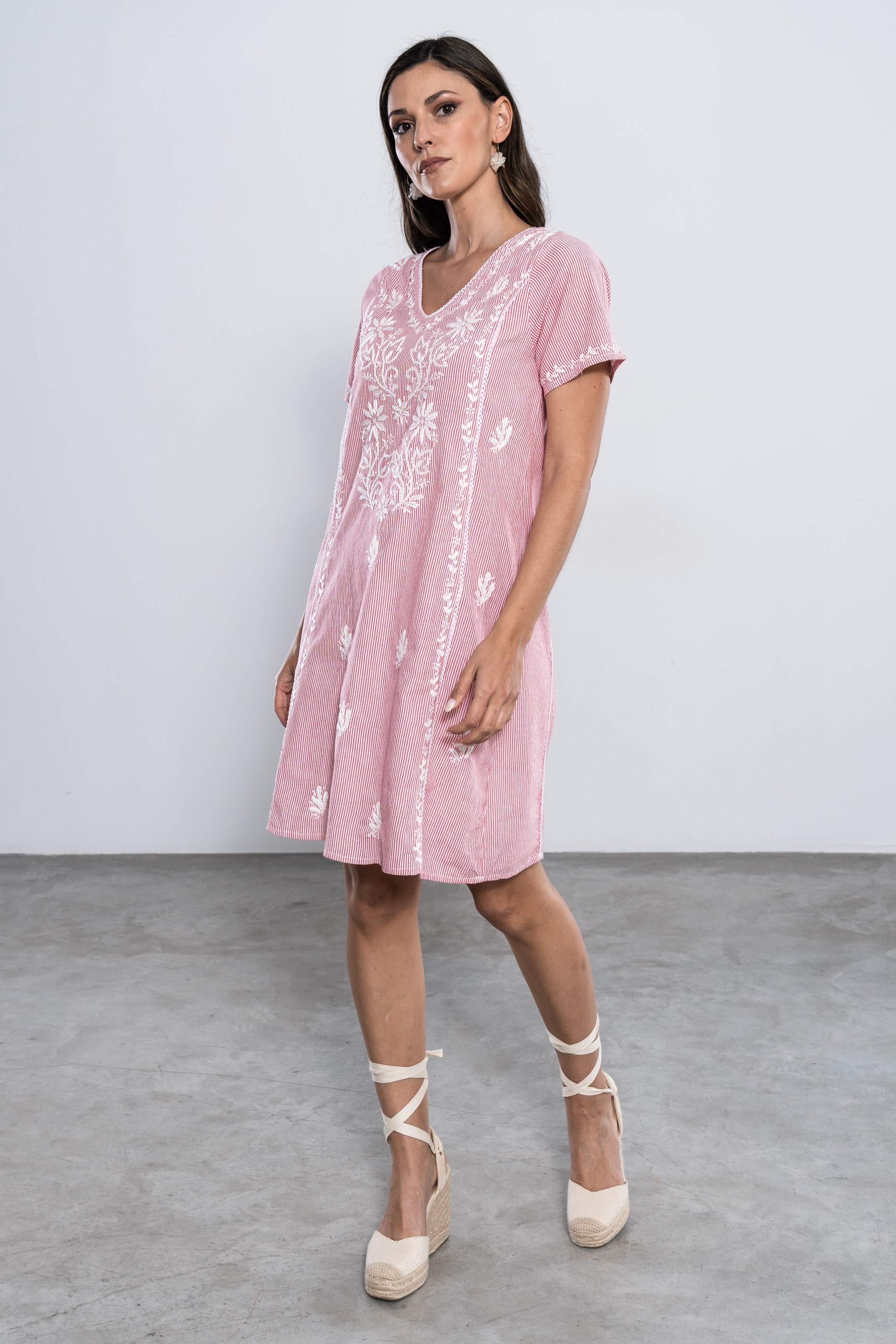VESTIDO RAYAS DELANTERO BORDADO ROJO